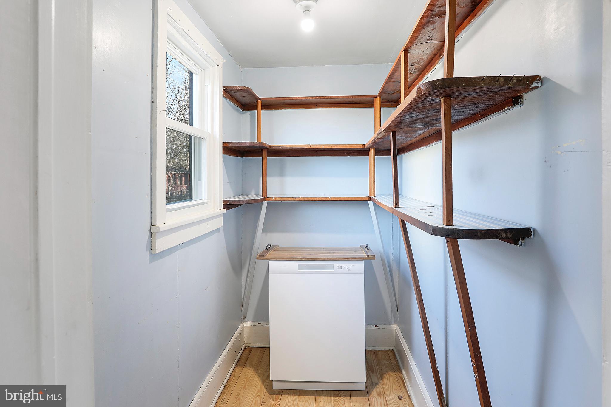 TOWN OF ROUND HILL - Residential