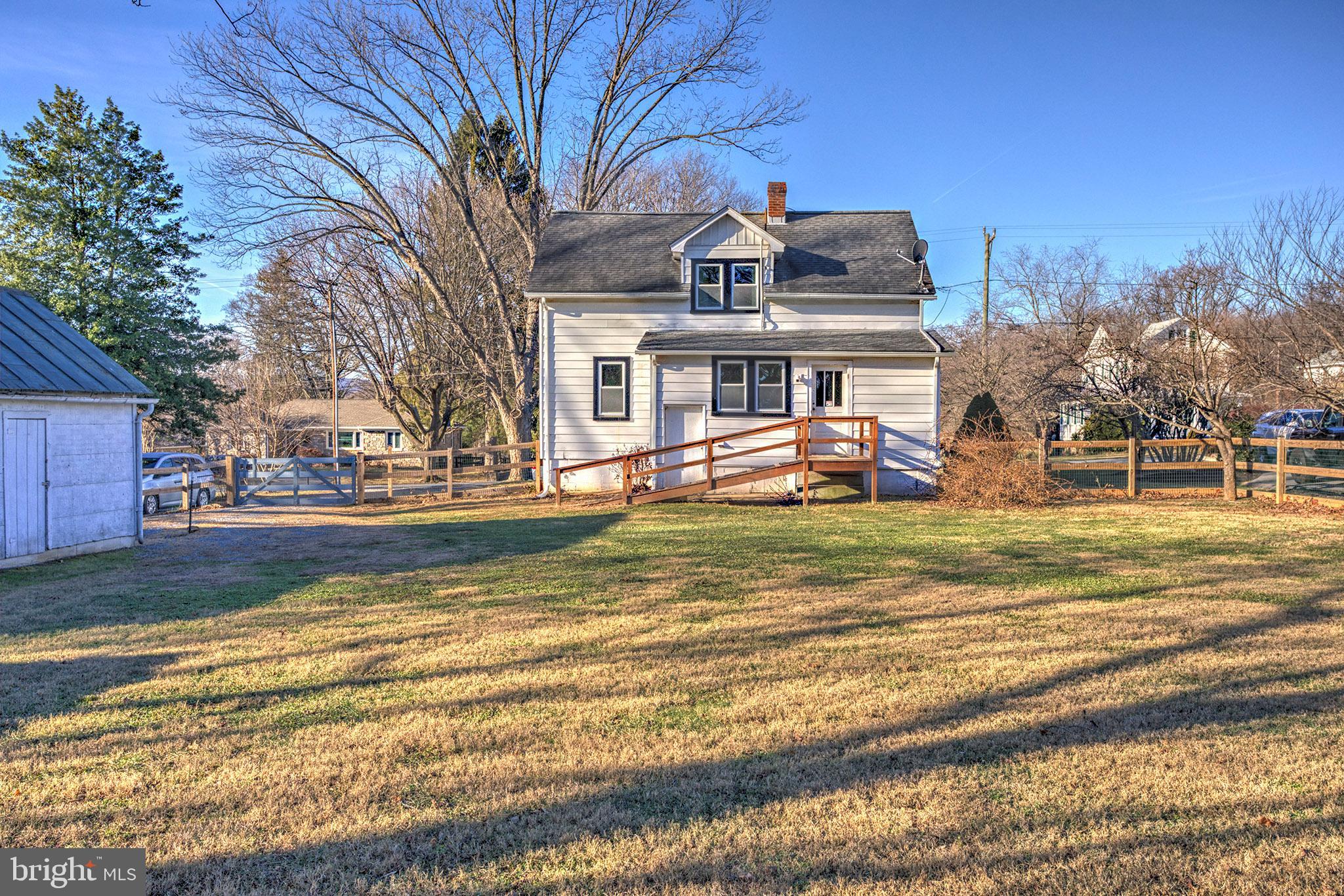 TOWN OF ROUND HILL - Residential