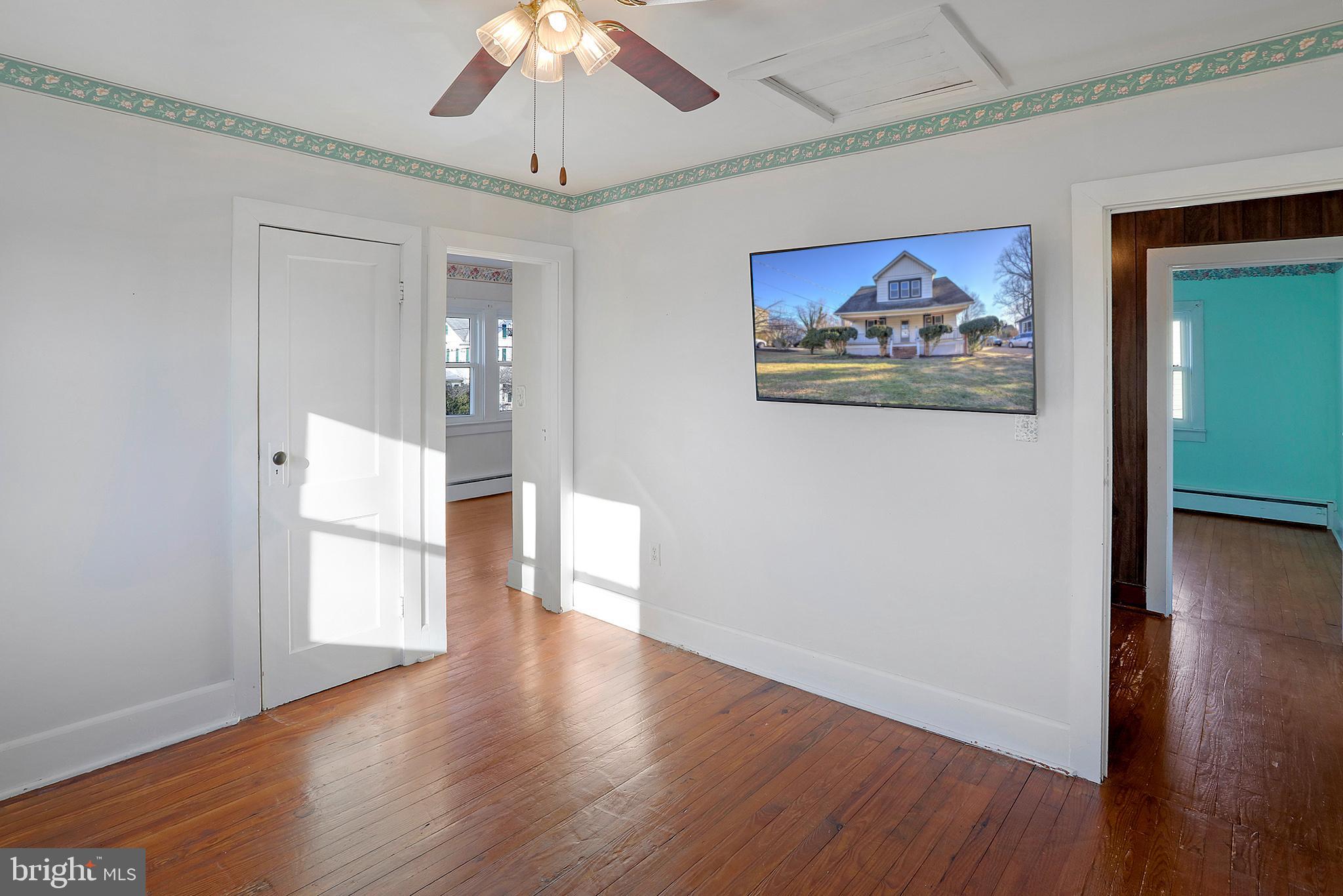 TOWN OF ROUND HILL - Residential