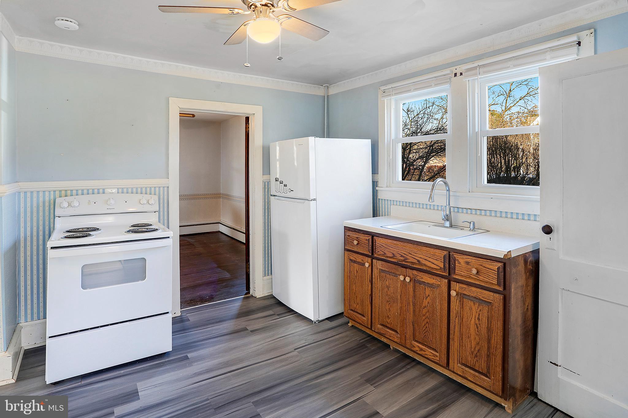 TOWN OF ROUND HILL - Residential