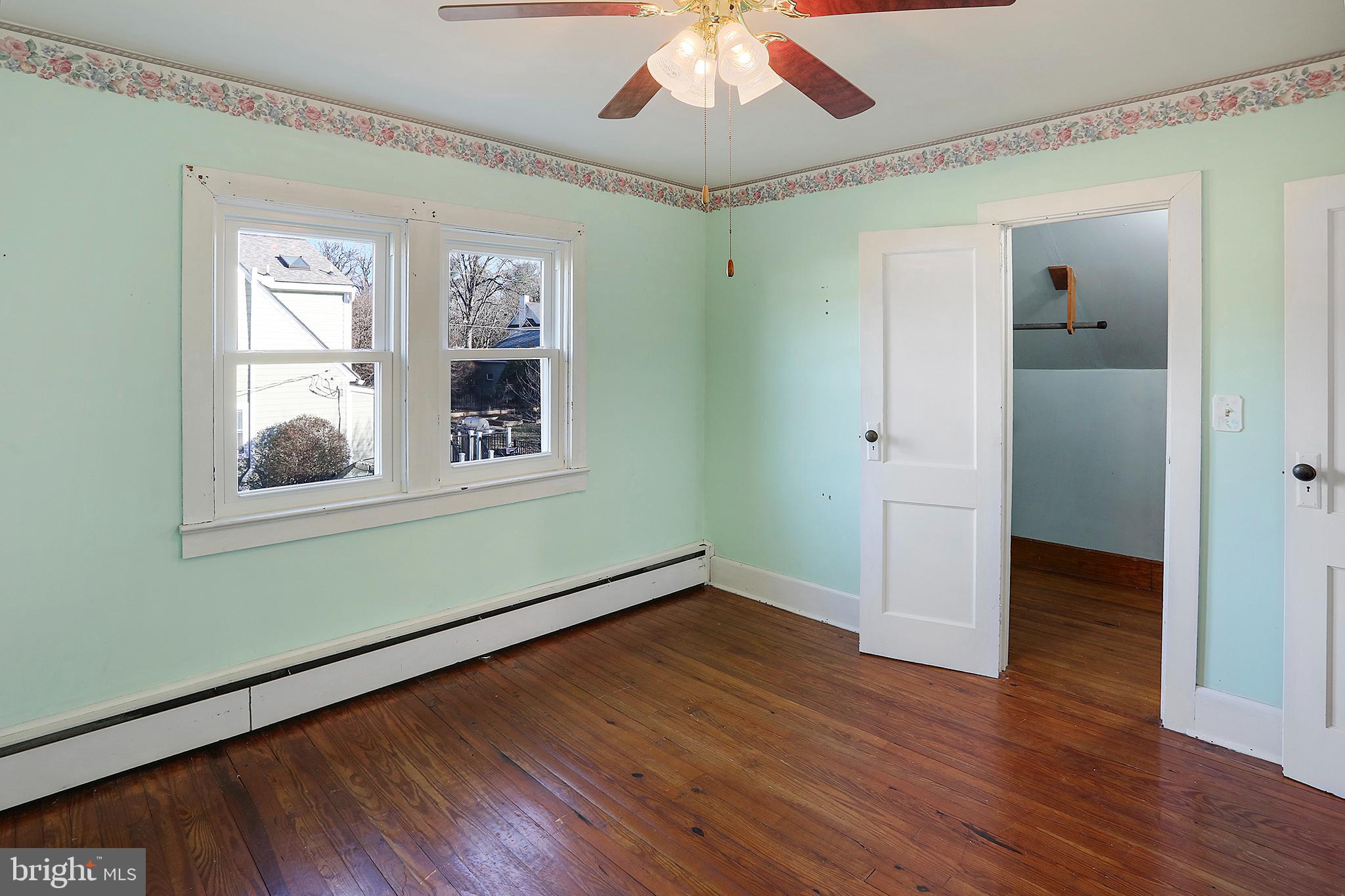 TOWN OF ROUND HILL - Residential