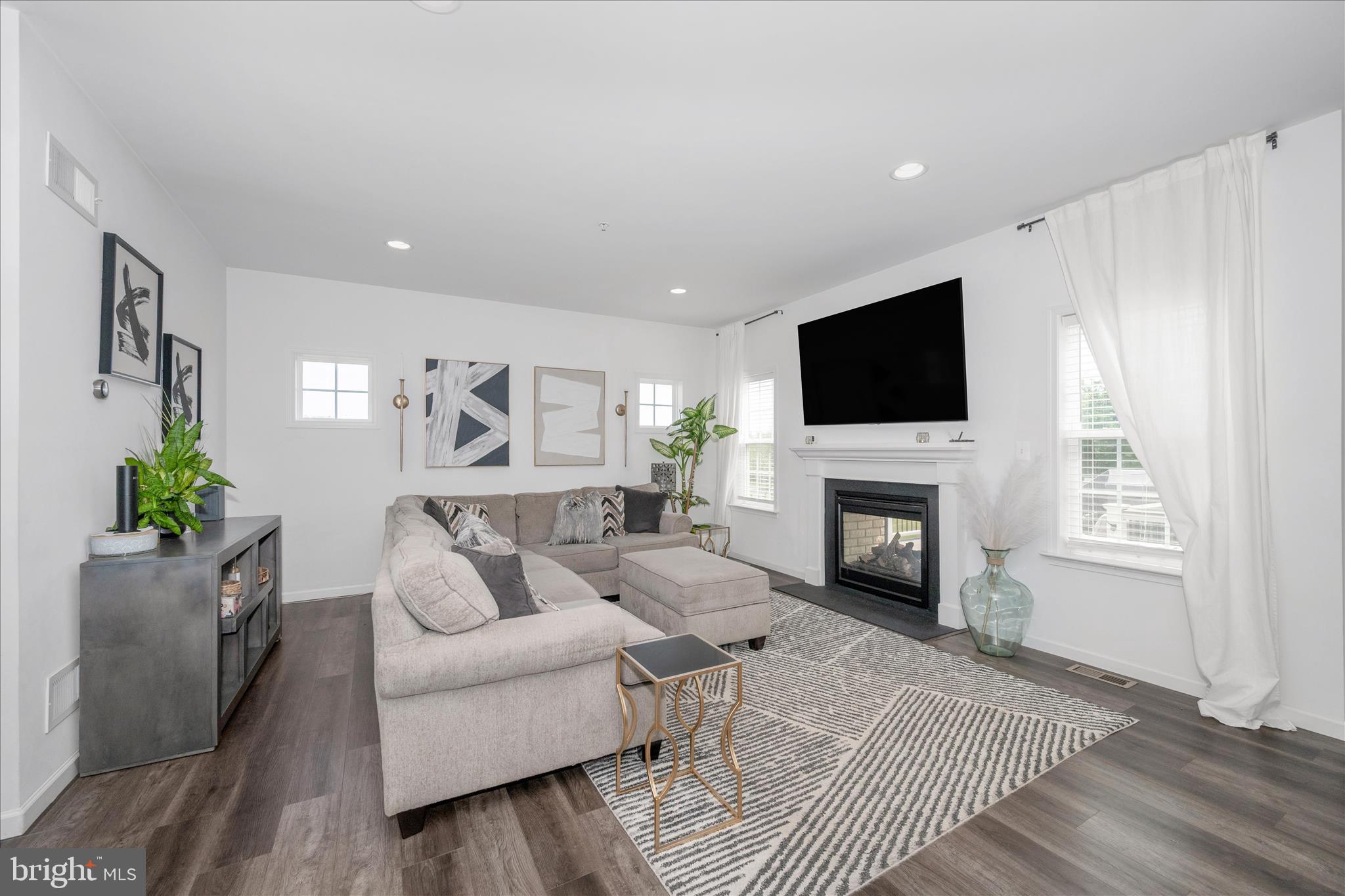 ROCKY SPRINGS RESERVE - Residential