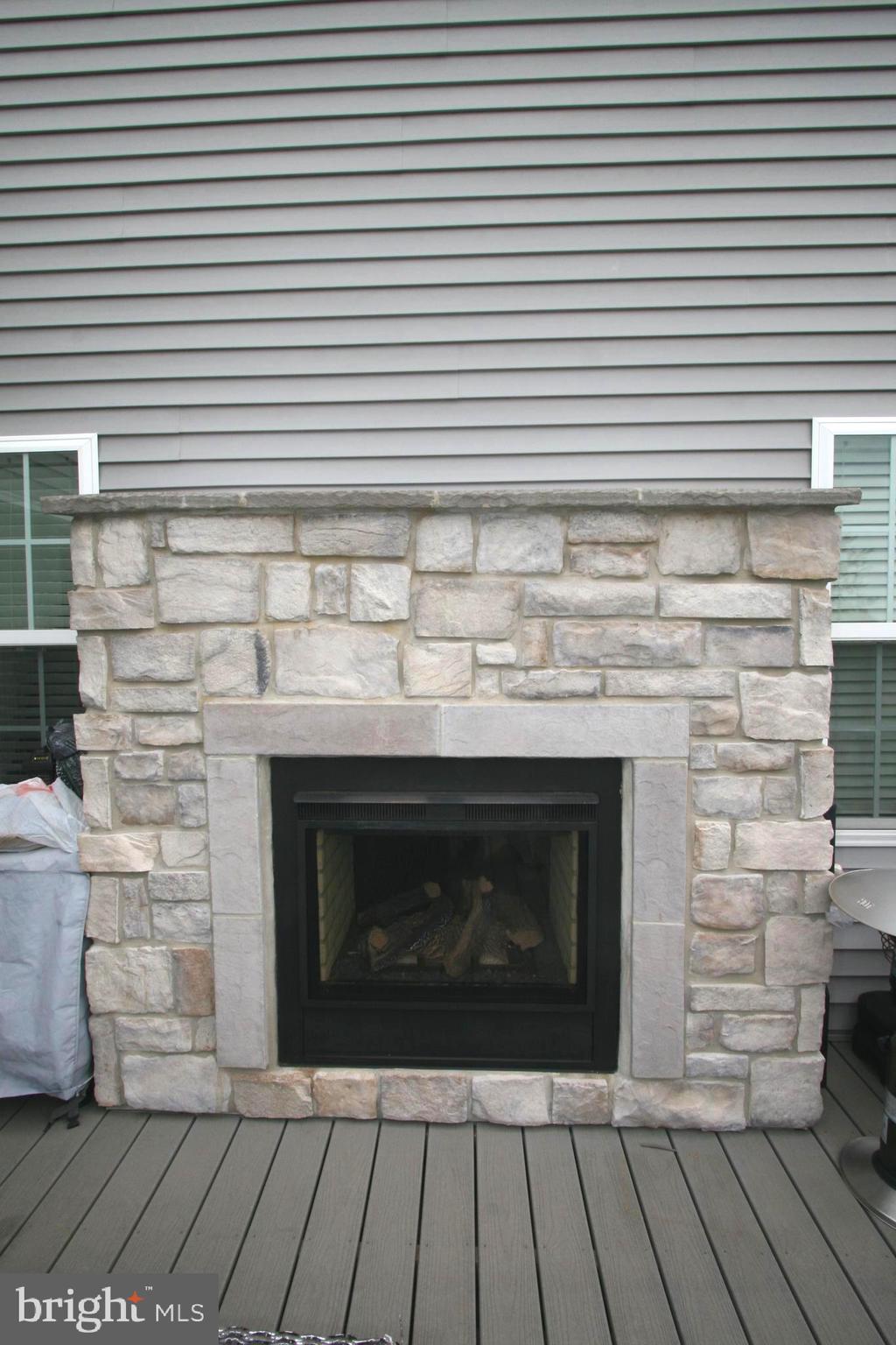 ROCKY SPRINGS RESERVE - Residential