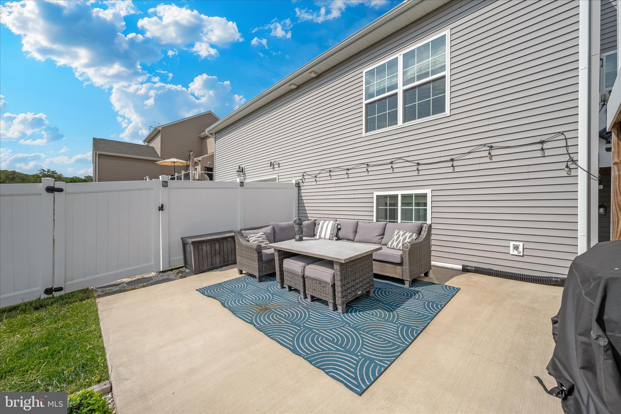 ROCKY SPRINGS RESERVE - Residential