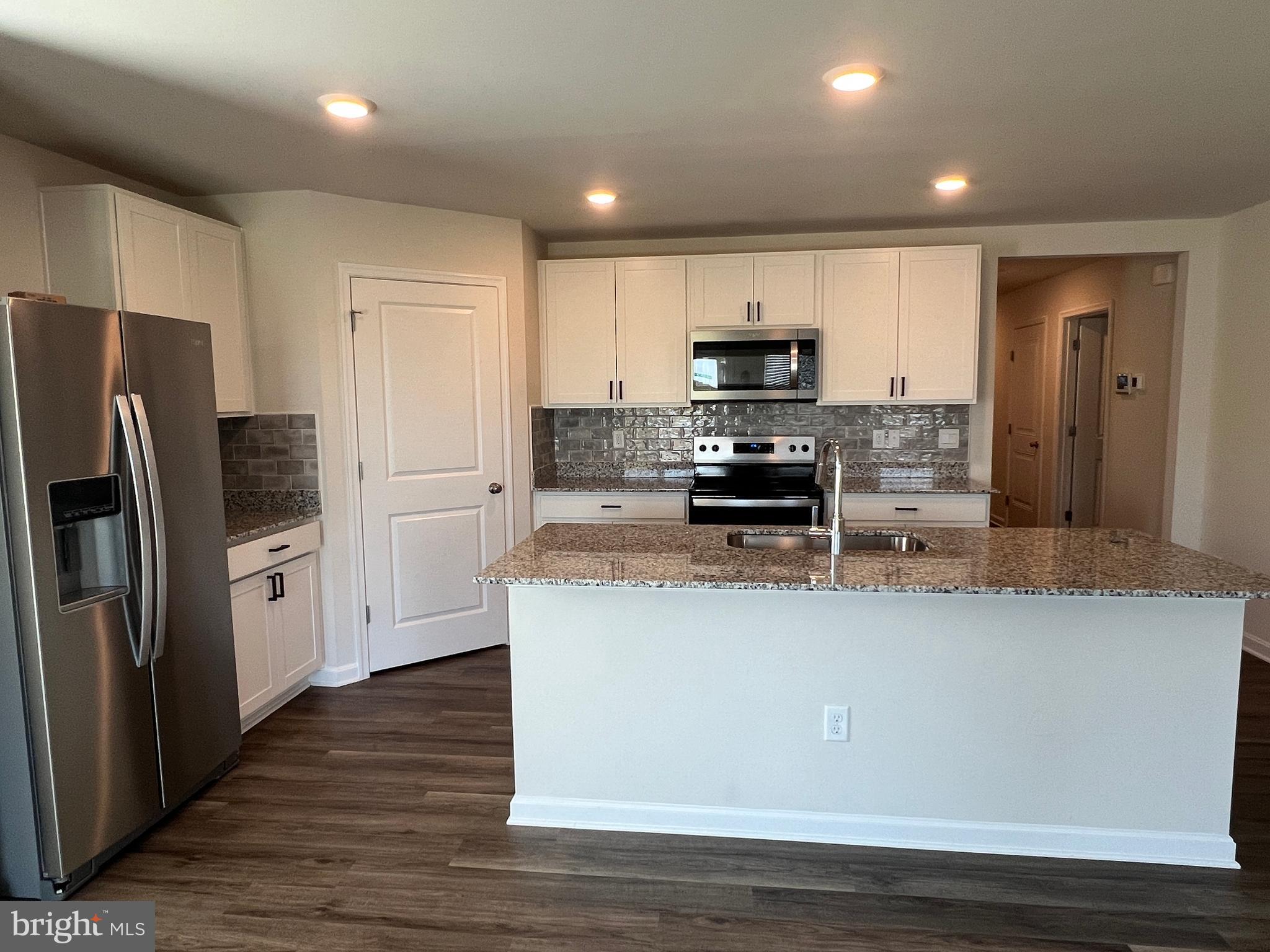 VALLEY VIEW - Residential Lease