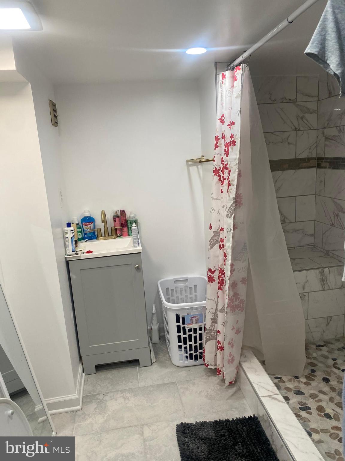 MAYFAIR - Residential