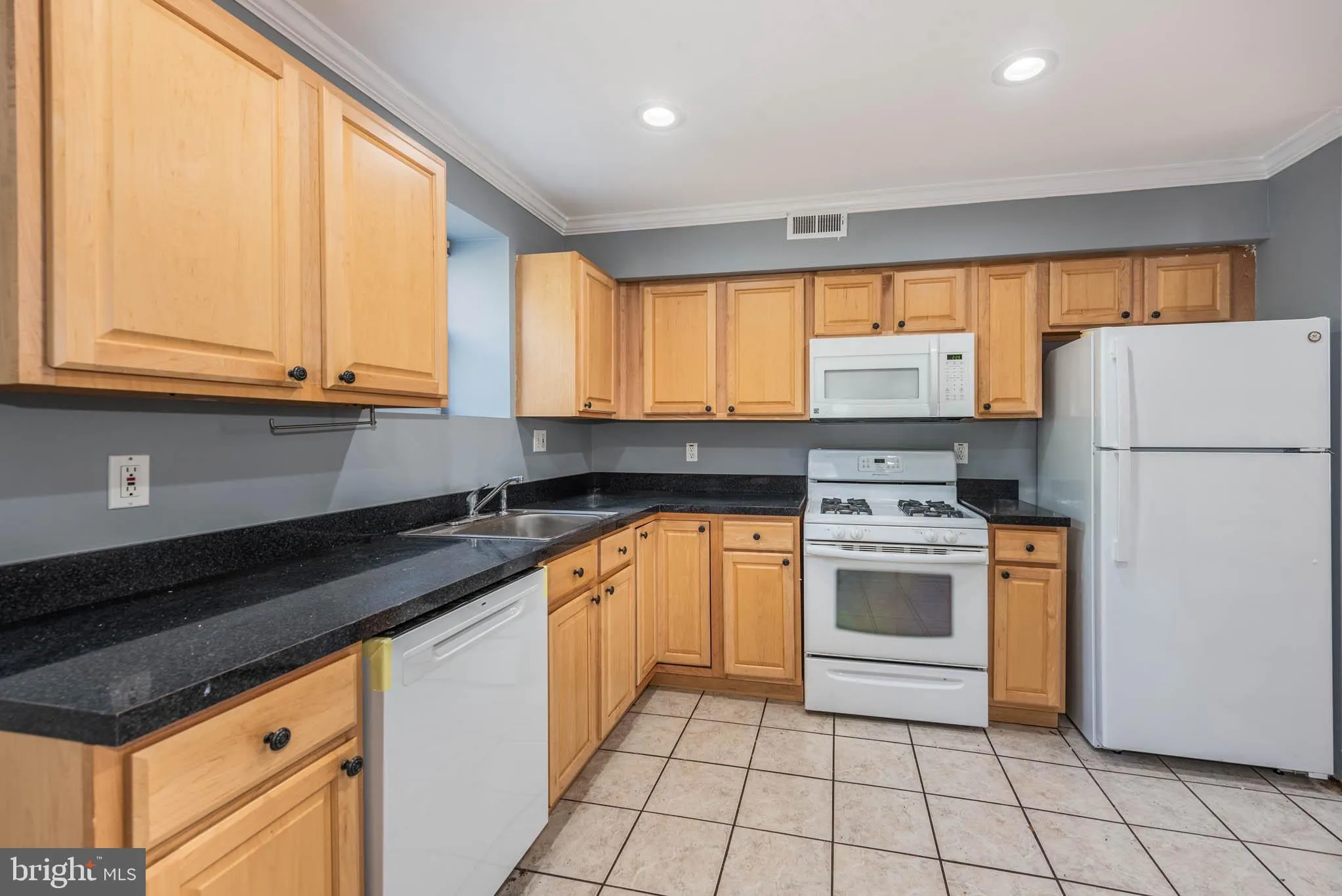 Baltimore, Maryland 21230, United States, 2 Bedrooms Bedrooms, ,2 BathroomsBathrooms,Residential,Active,42873