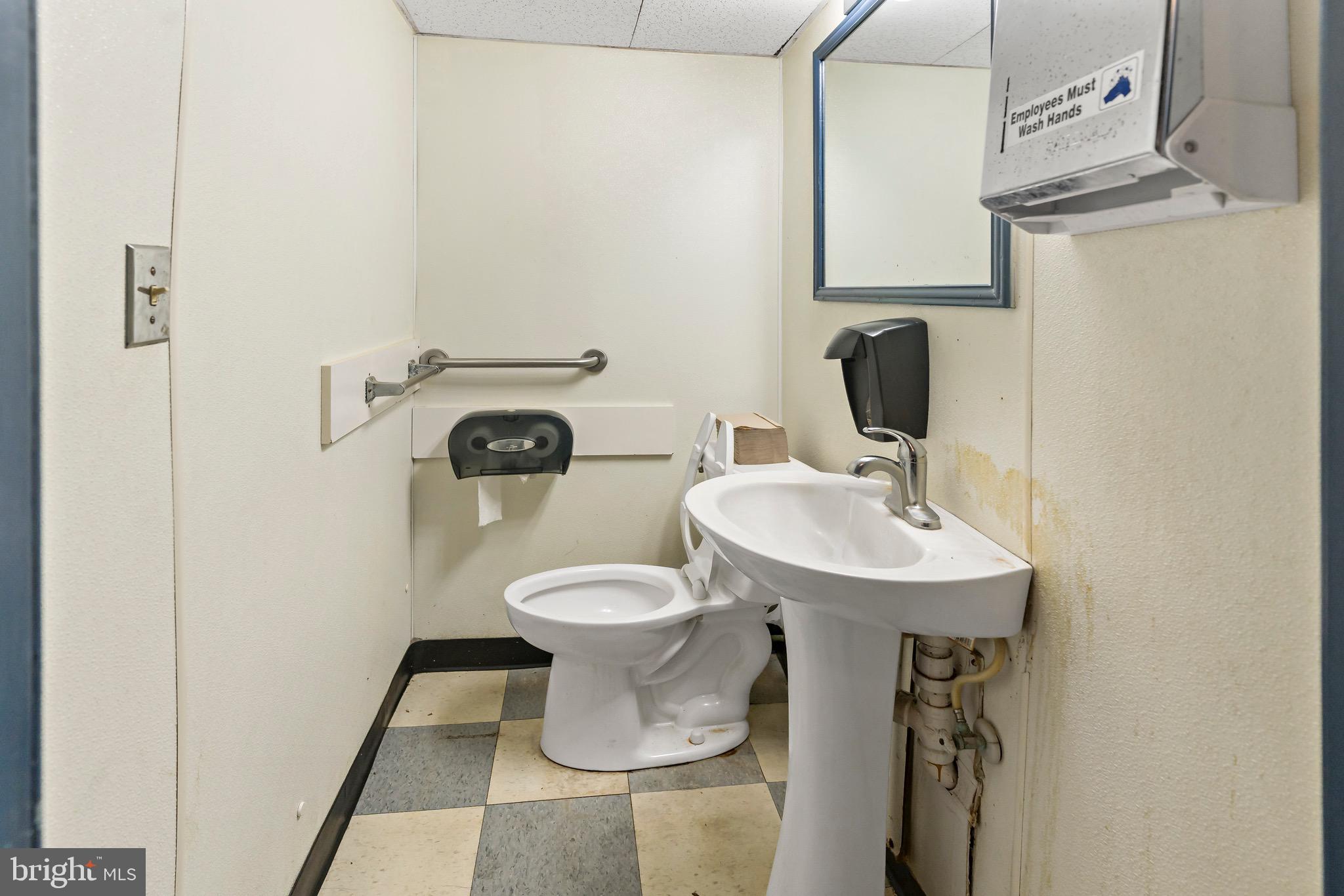 MARTINSBURG - Commercial Sale