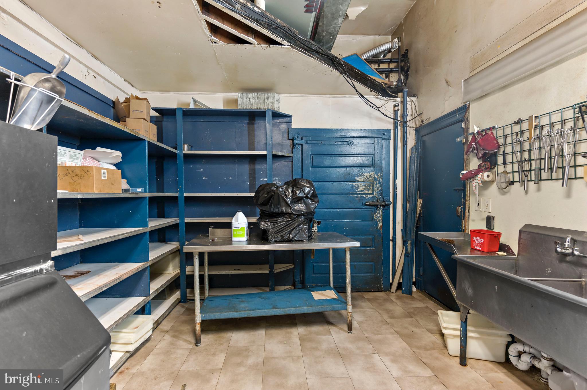 MARTINSBURG - Commercial Sale