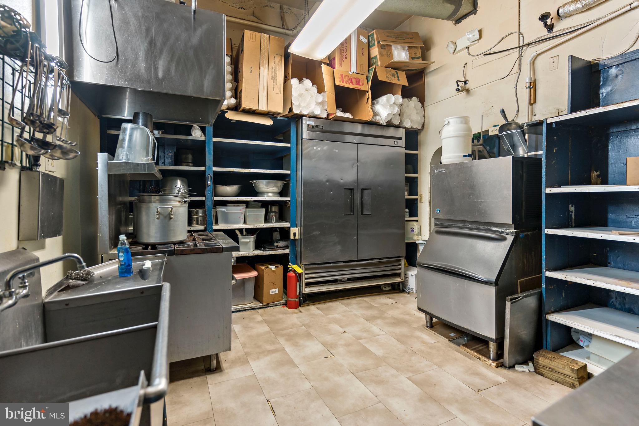 MARTINSBURG - Commercial Sale