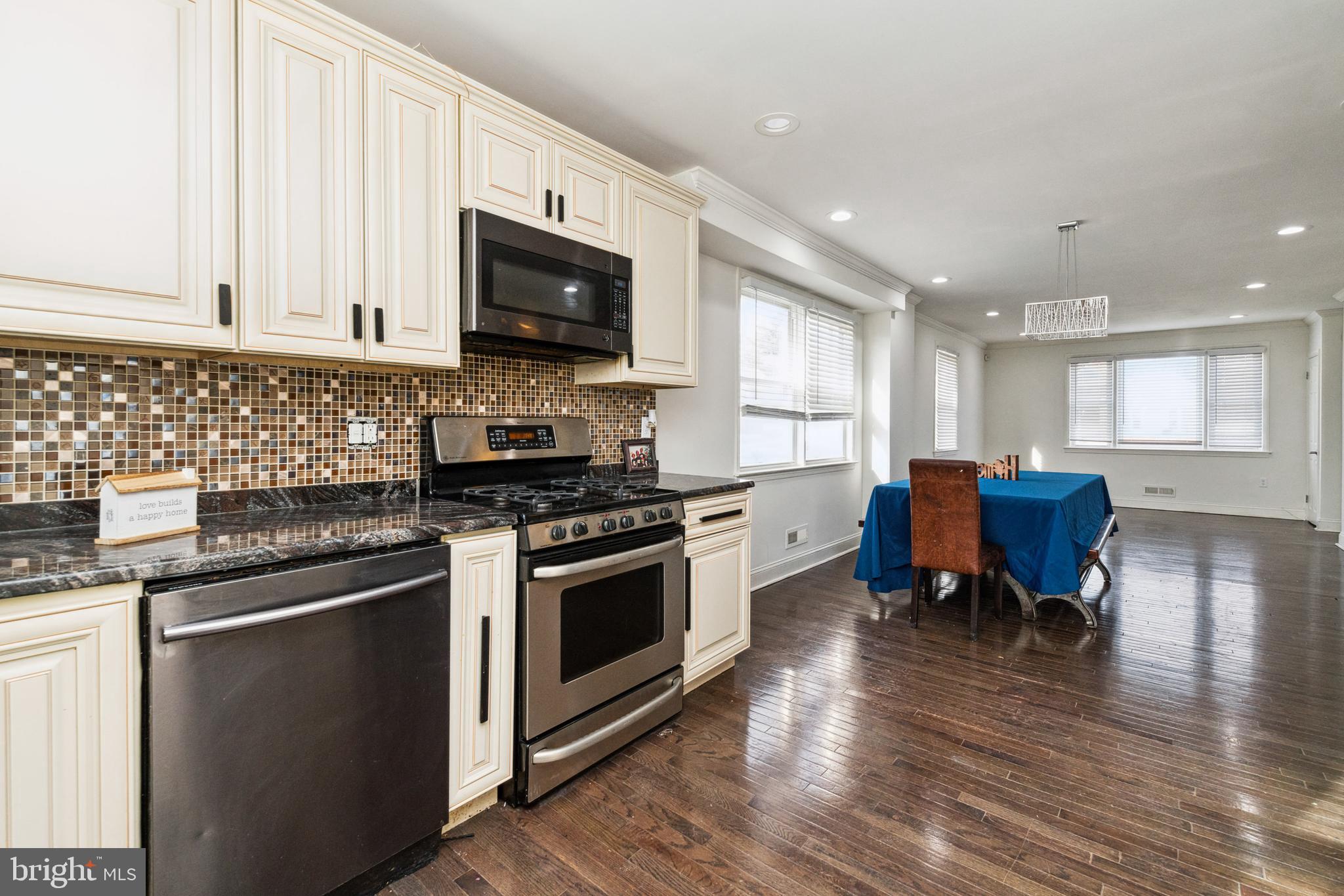 ROSEDALE - Residential