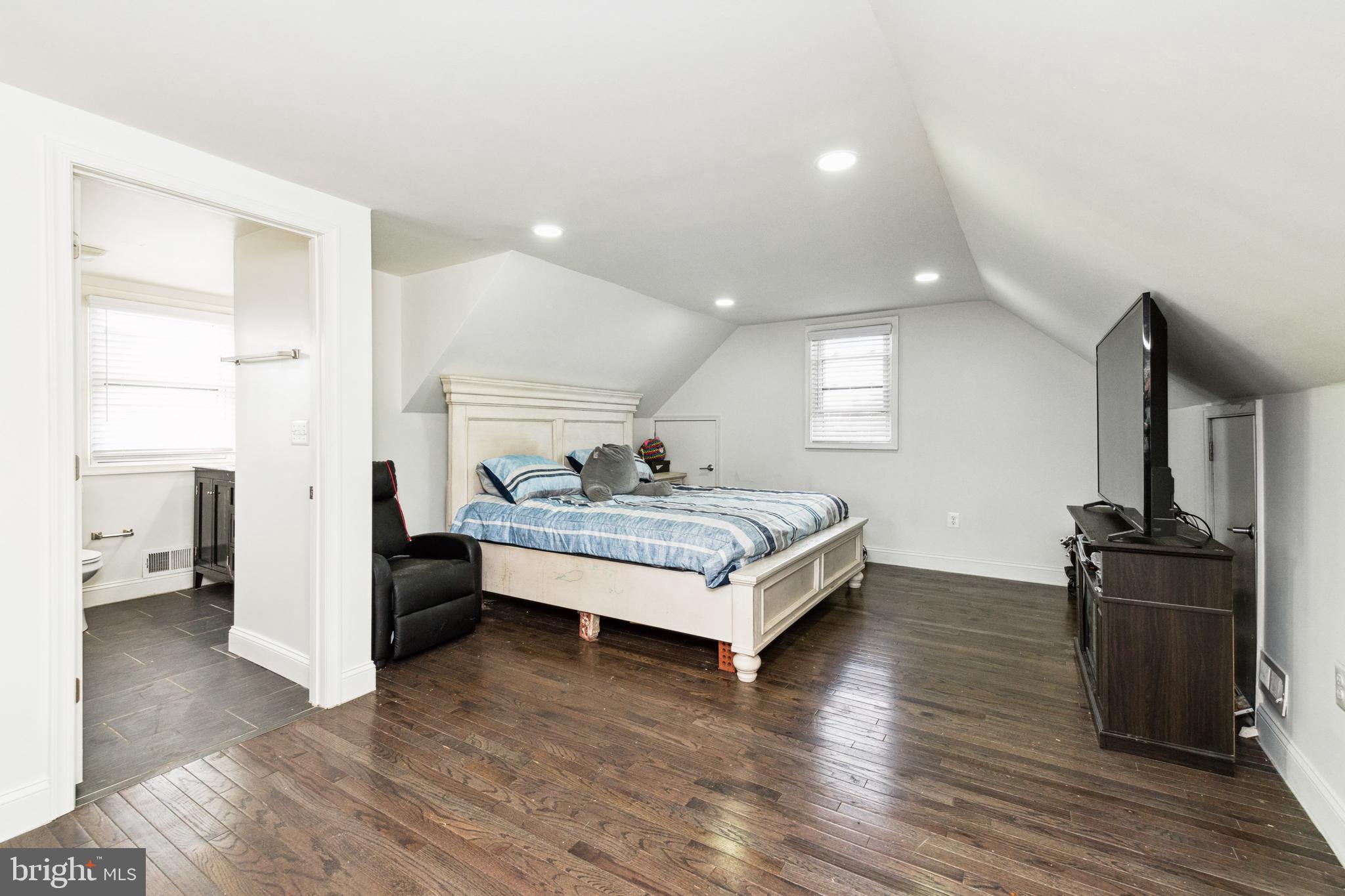 ROSEDALE - Residential