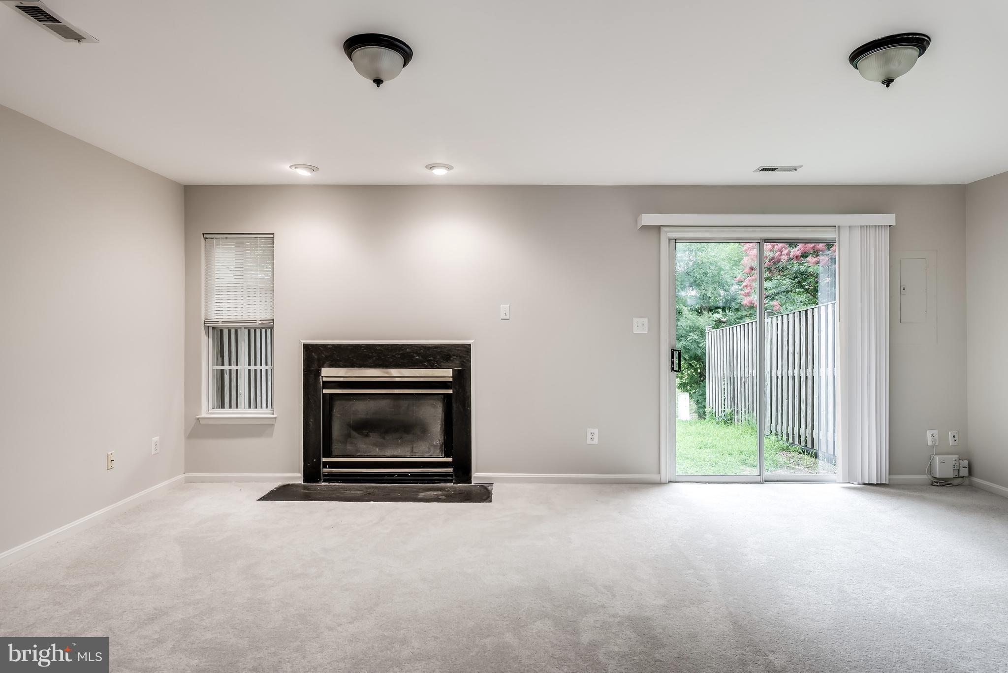 ASHBURN FARM - Residential