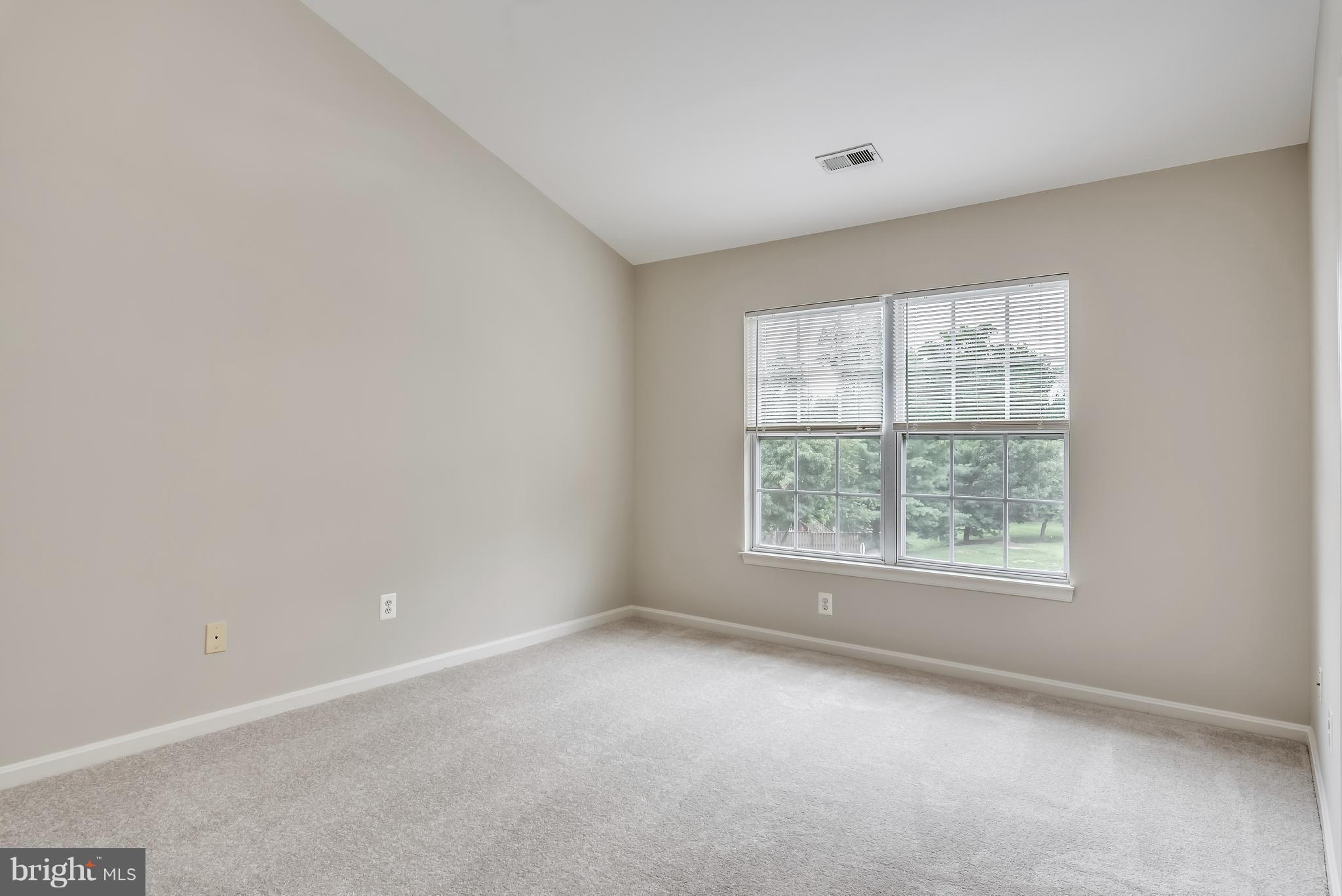 ASHBURN FARM - Residential