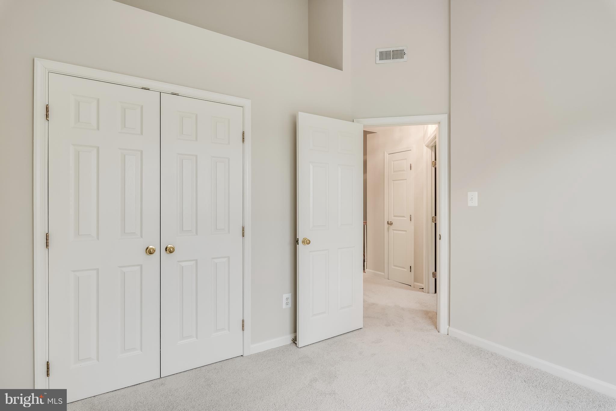 ASHBURN FARM - Residential