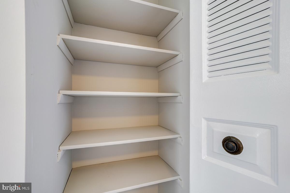 AMBERTOWNE - Residential Lease