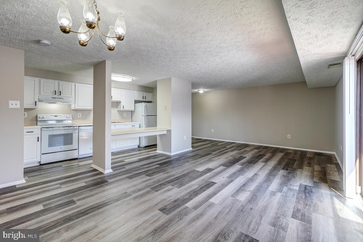 AMBERTOWNE - Residential Lease