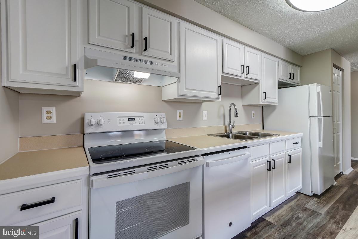 AMBERTOWNE - Residential Lease