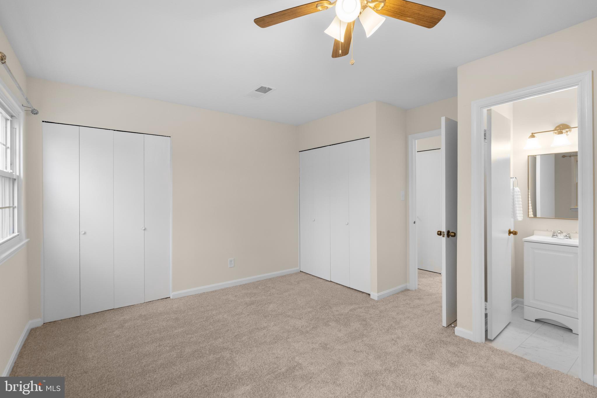 LONDON TOWNE - Residential