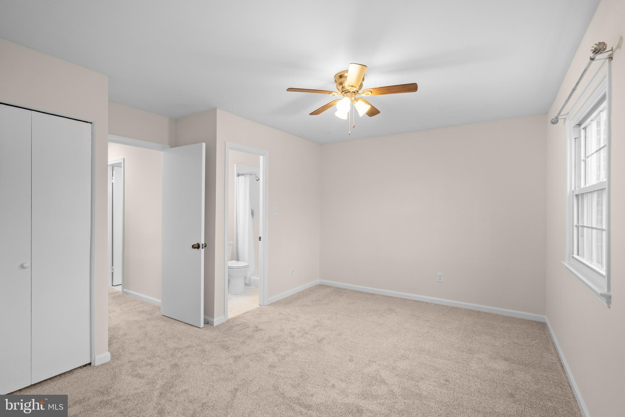 LONDON TOWNE - Residential