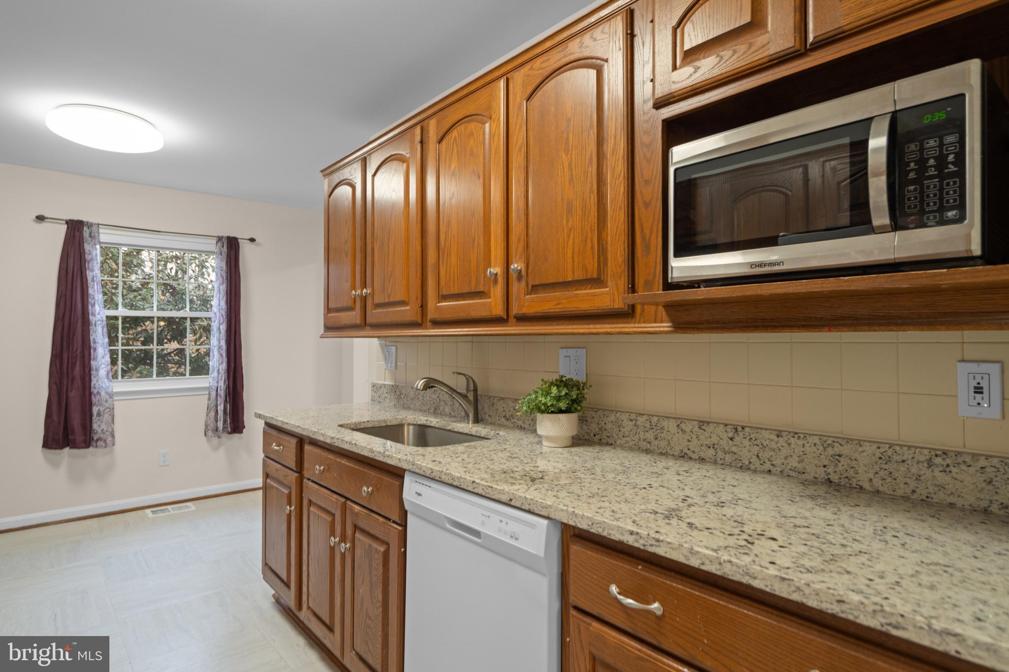 LONDON TOWNE - Residential