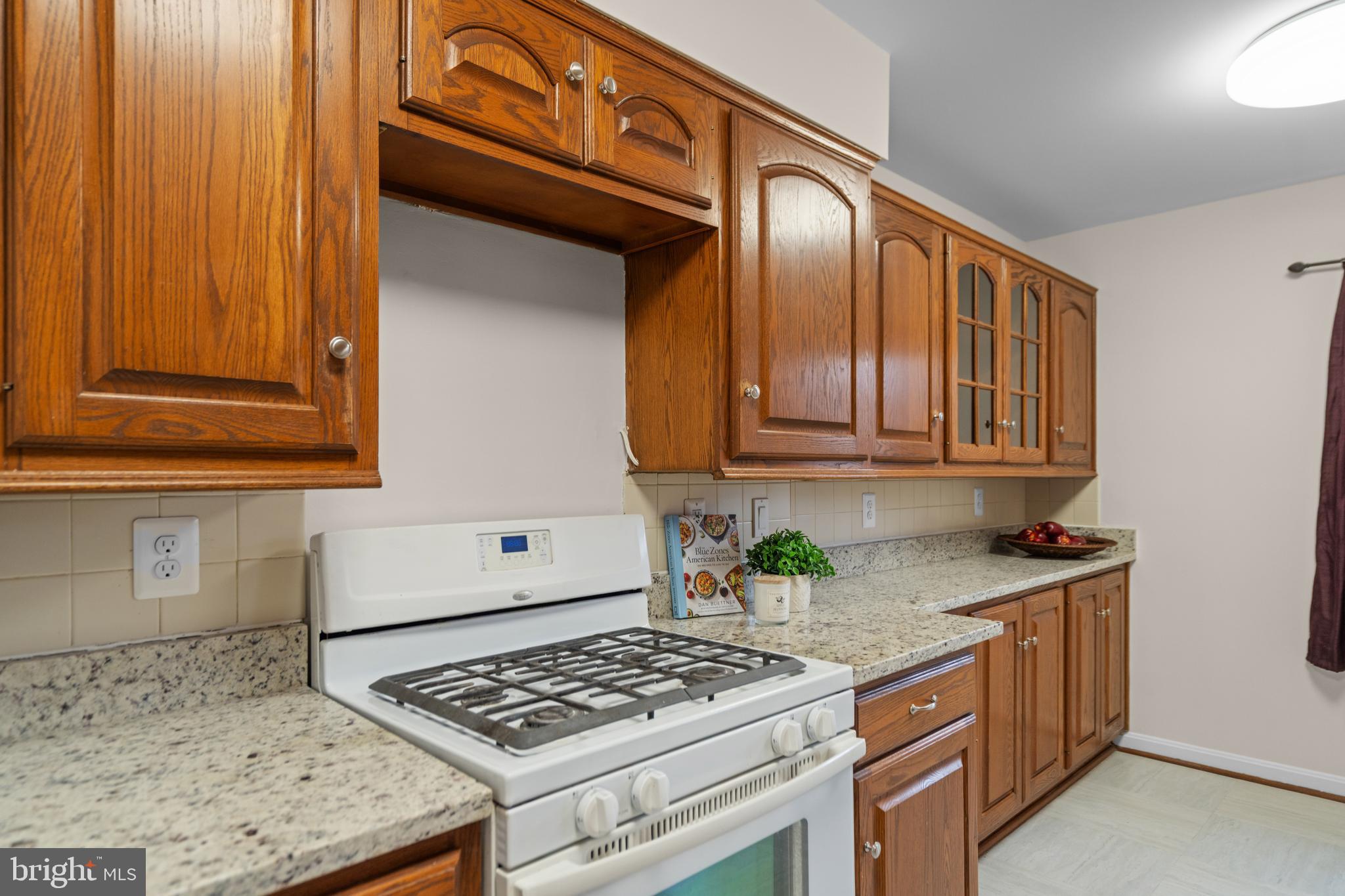 LONDON TOWNE - Residential