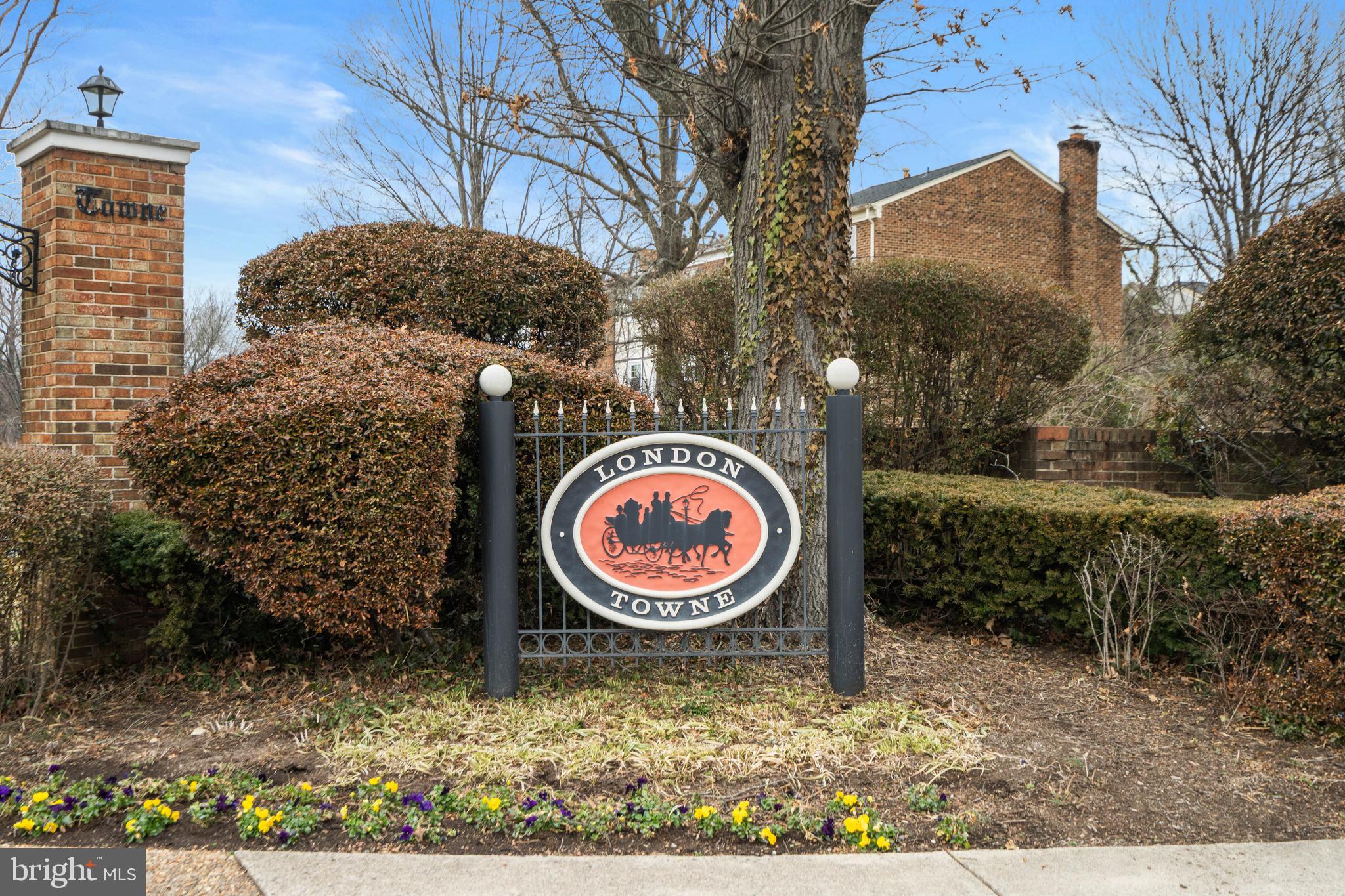 LONDON TOWNE - Residential