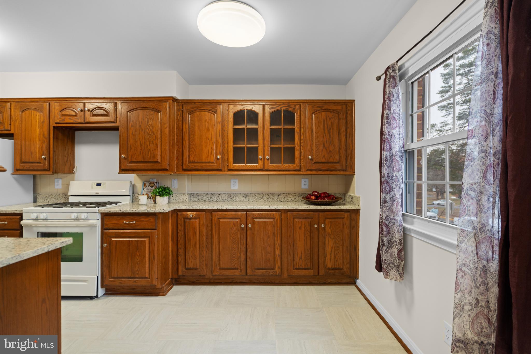 LONDON TOWNE - Residential