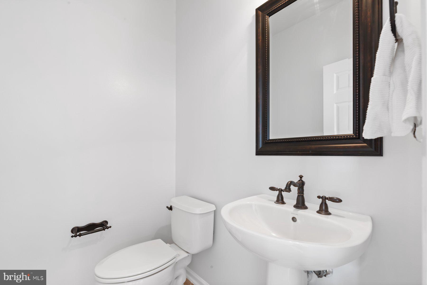 BELMONT COUNTRY CLUB - Residential Lease