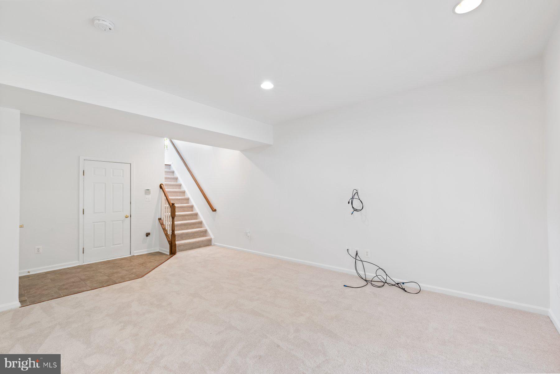 BELMONT COUNTRY CLUB - Residential Lease