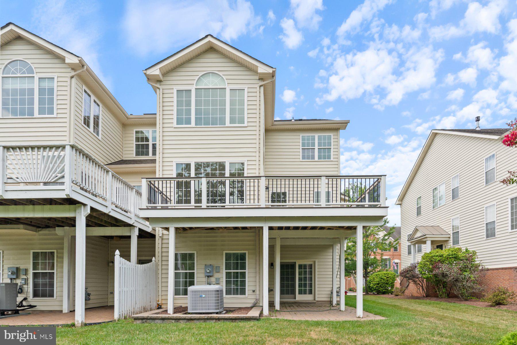 BELMONT COUNTRY CLUB - Residential Lease