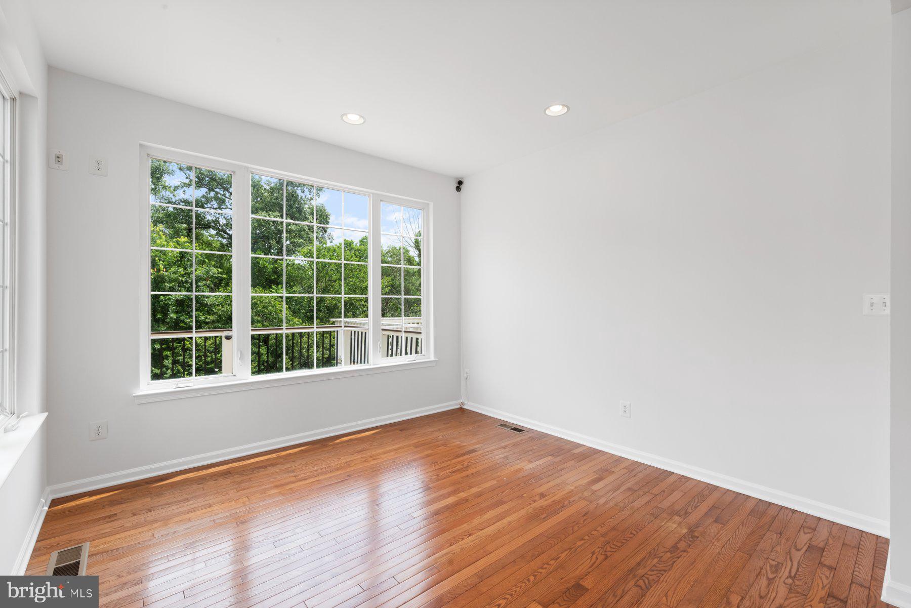 BELMONT COUNTRY CLUB - Residential Lease