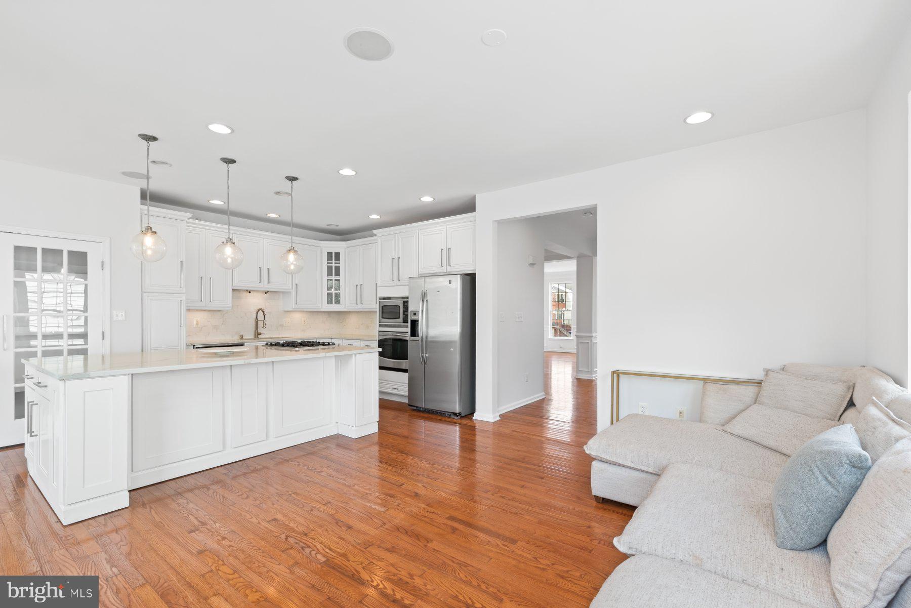 BELMONT COUNTRY CLUB - Residential Lease