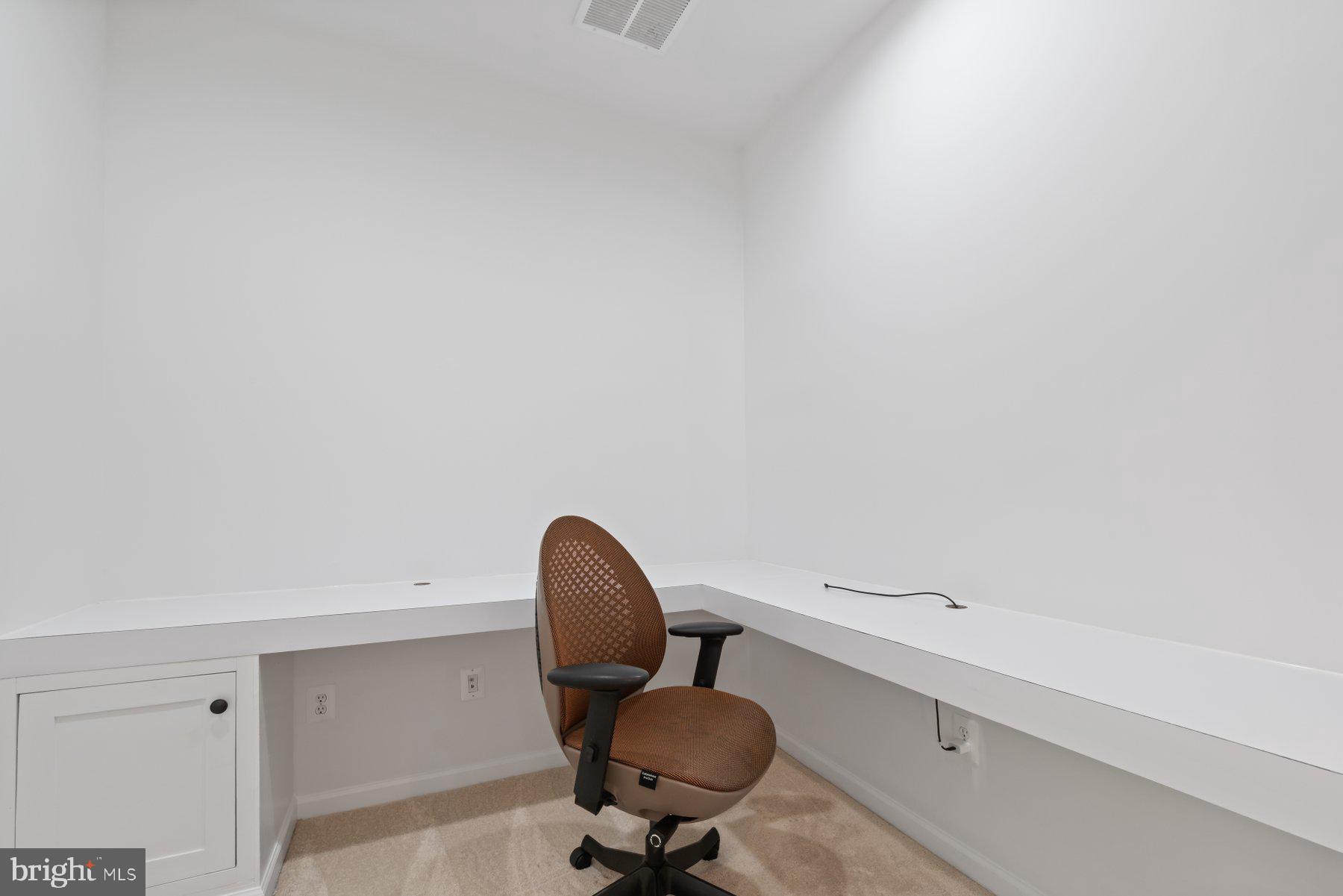 BELMONT COUNTRY CLUB - Residential Lease