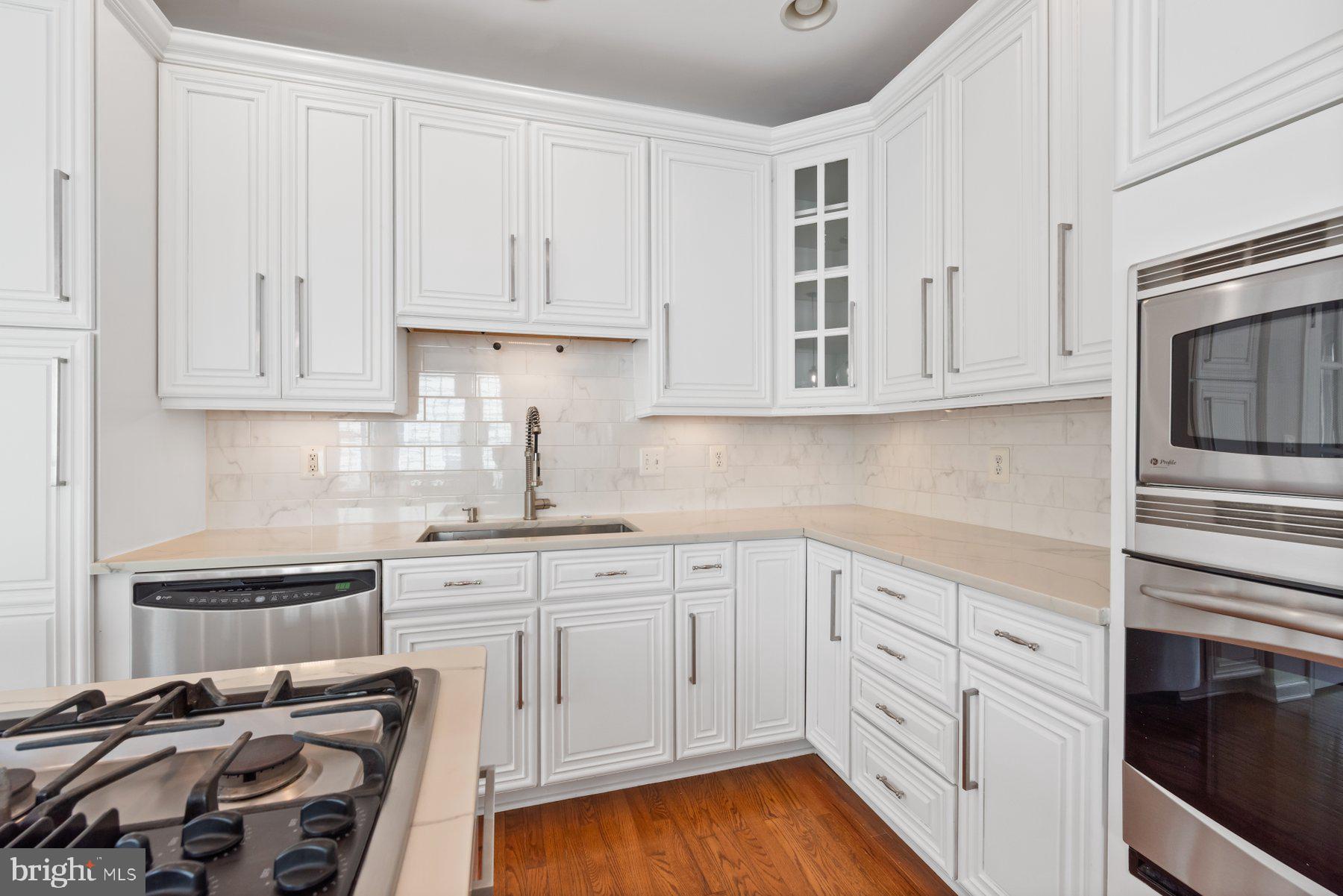 BELMONT COUNTRY CLUB - Residential Lease