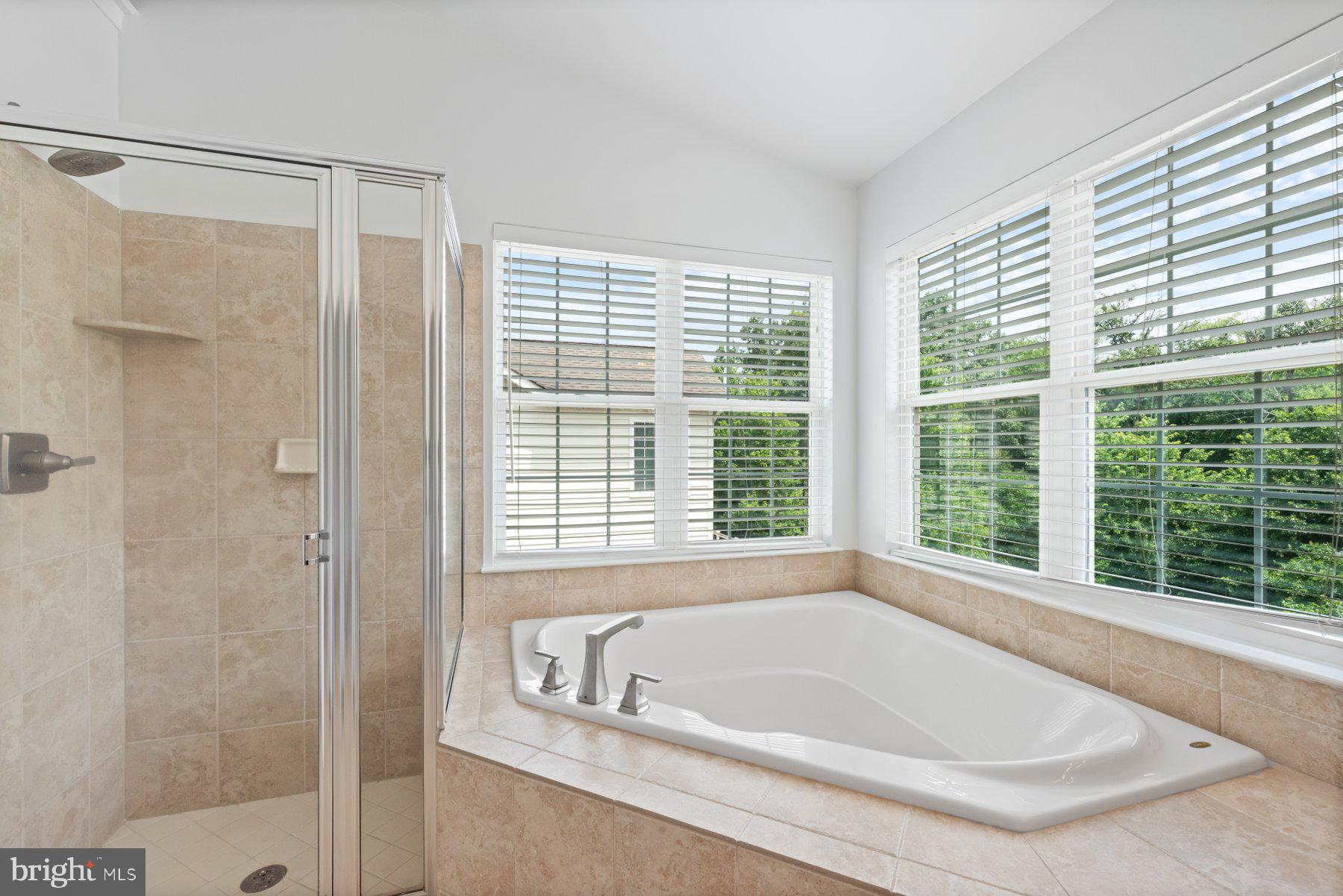 BELMONT COUNTRY CLUB - Residential Lease