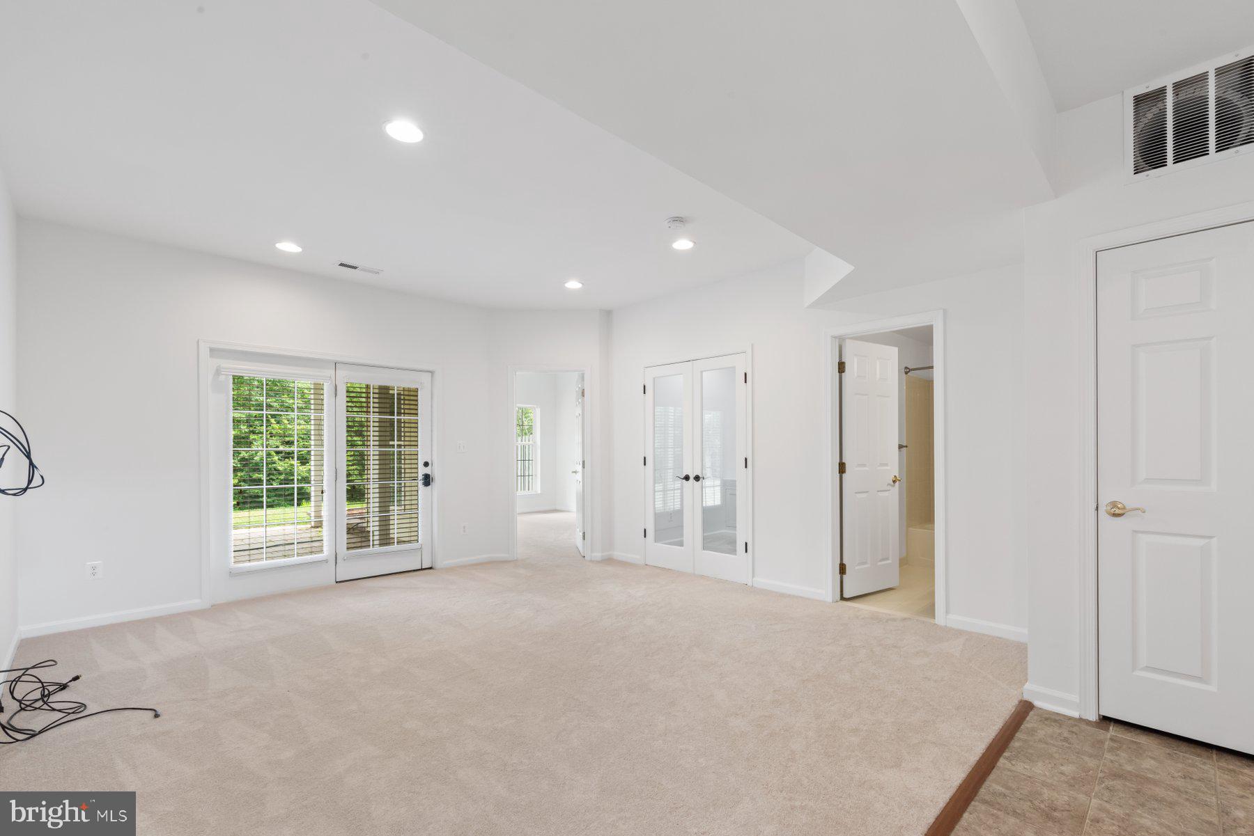 BELMONT COUNTRY CLUB - Residential Lease