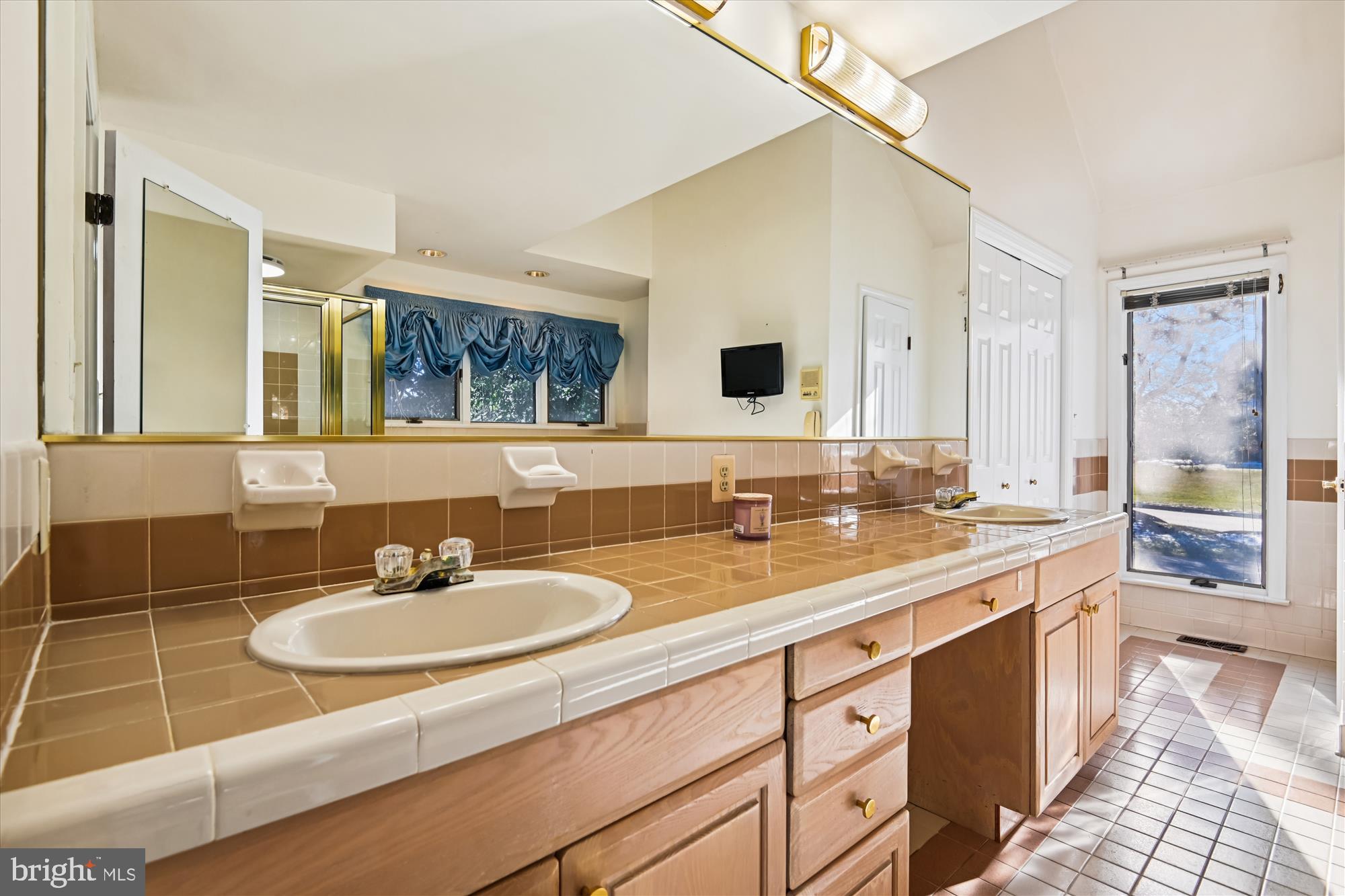 THE MEADOWS OF GREEN SPRING - Residential