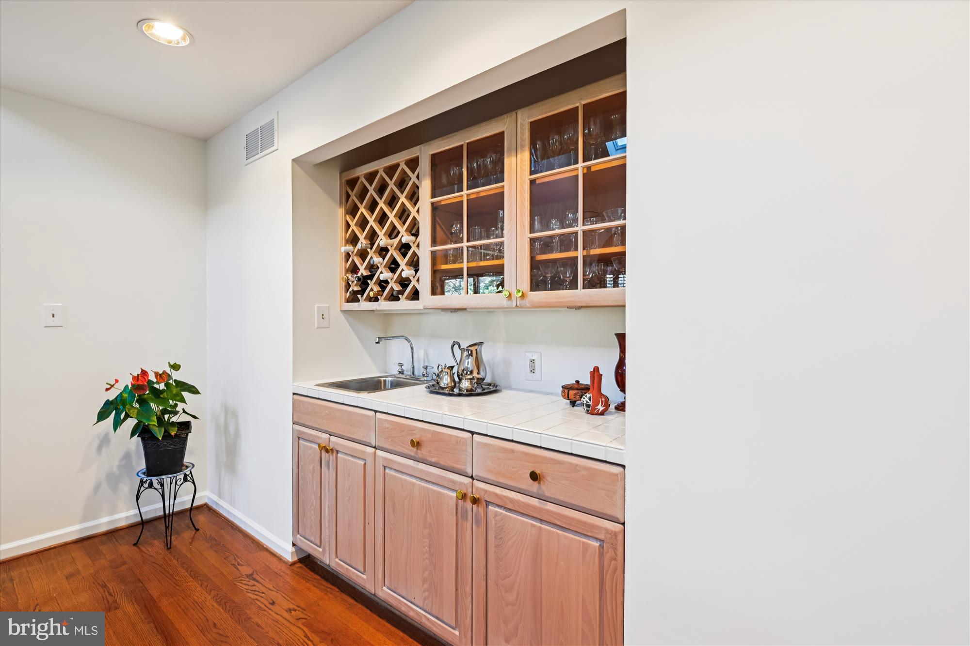 THE MEADOWS OF GREEN SPRING - Residential