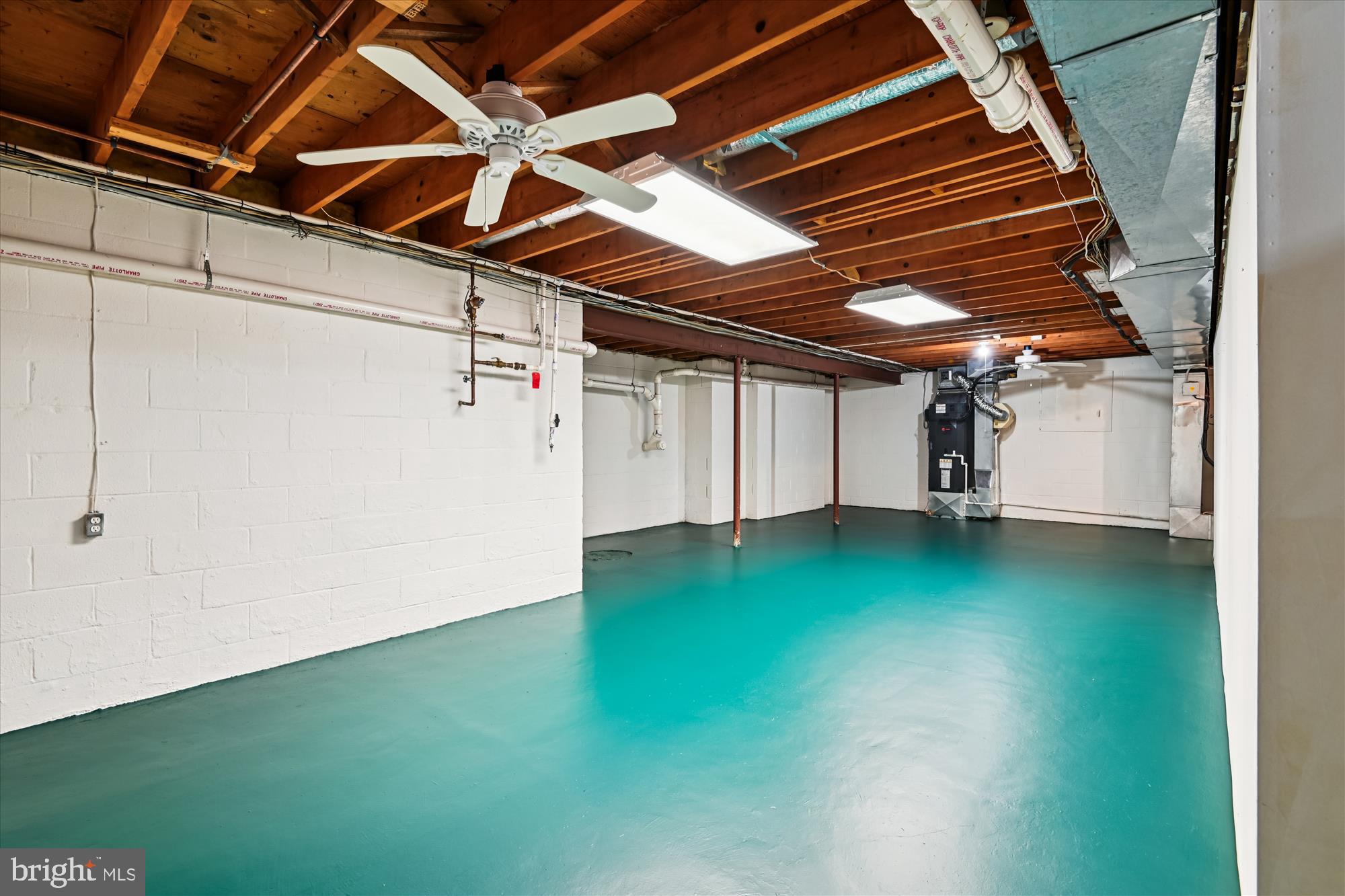 THE MEADOWS OF GREEN SPRING - Residential