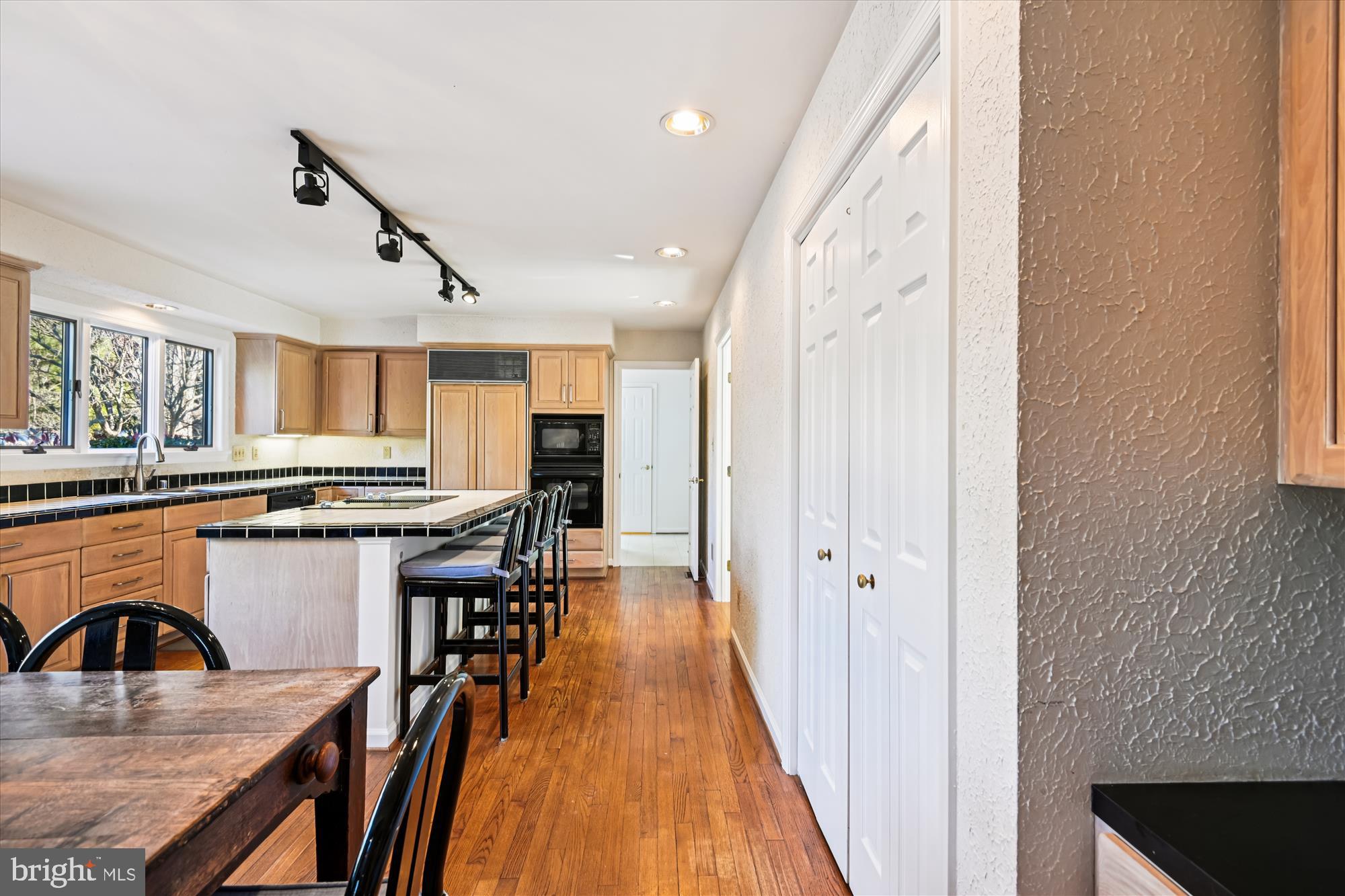 THE MEADOWS OF GREEN SPRING - Residential