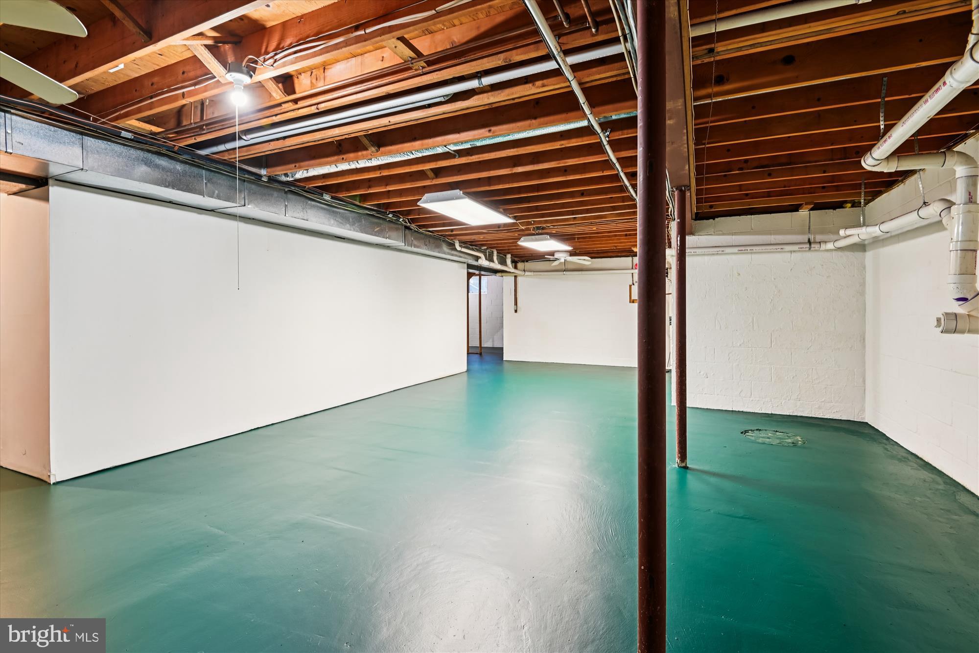 THE MEADOWS OF GREEN SPRING - Residential