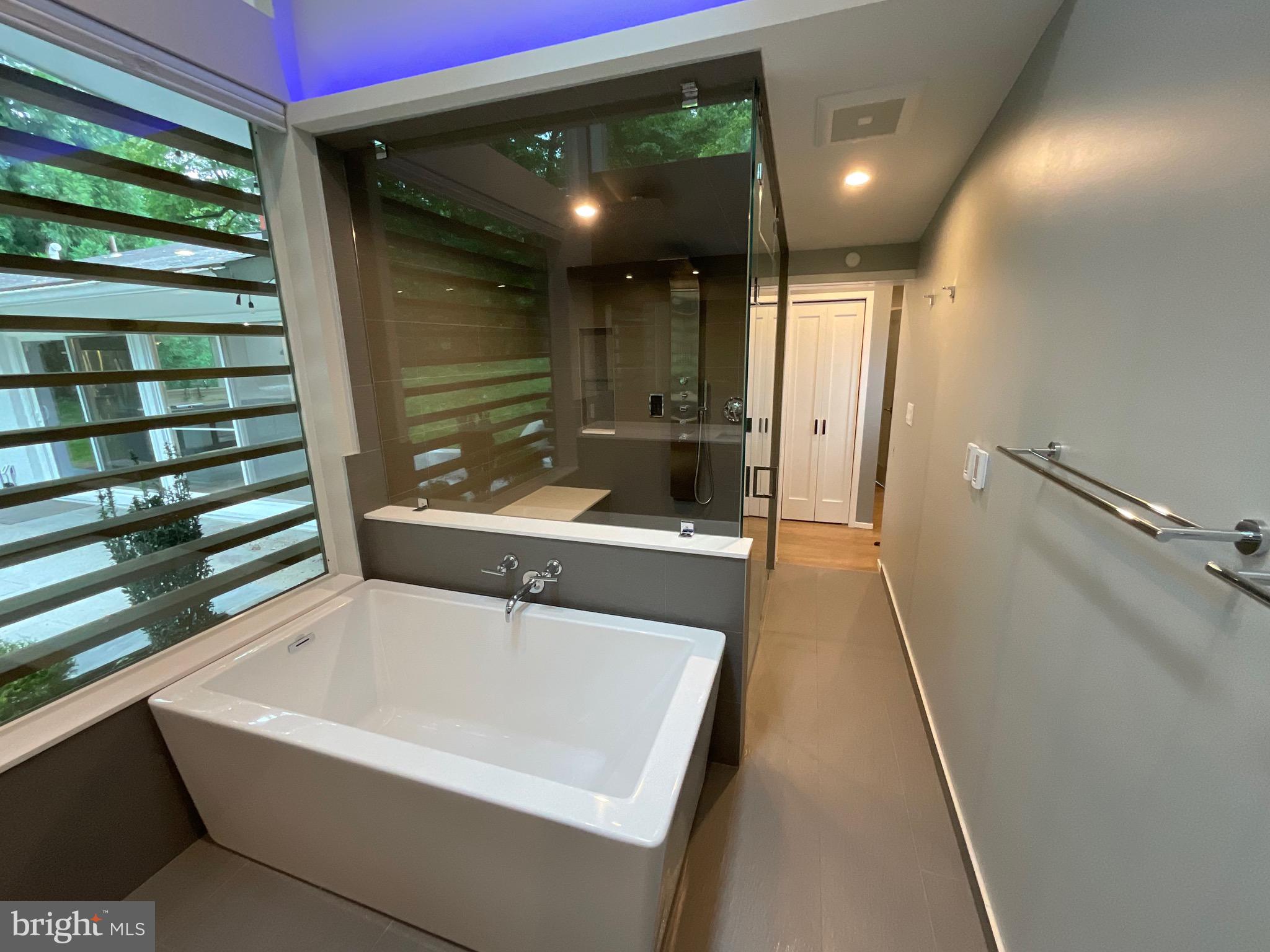 CARDEROCK SPRINGS - Residential Lease