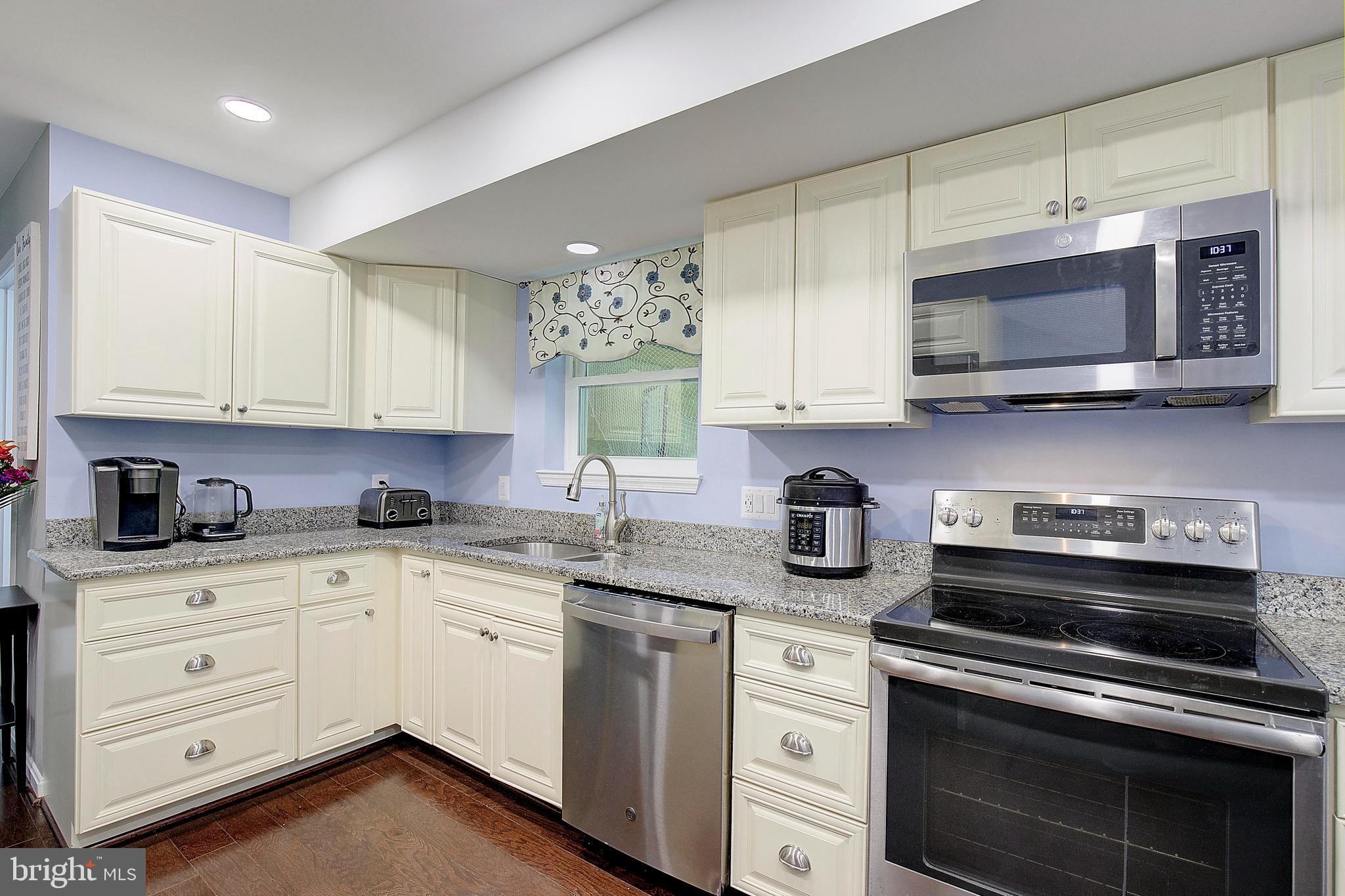 KENILWORTH - Residential