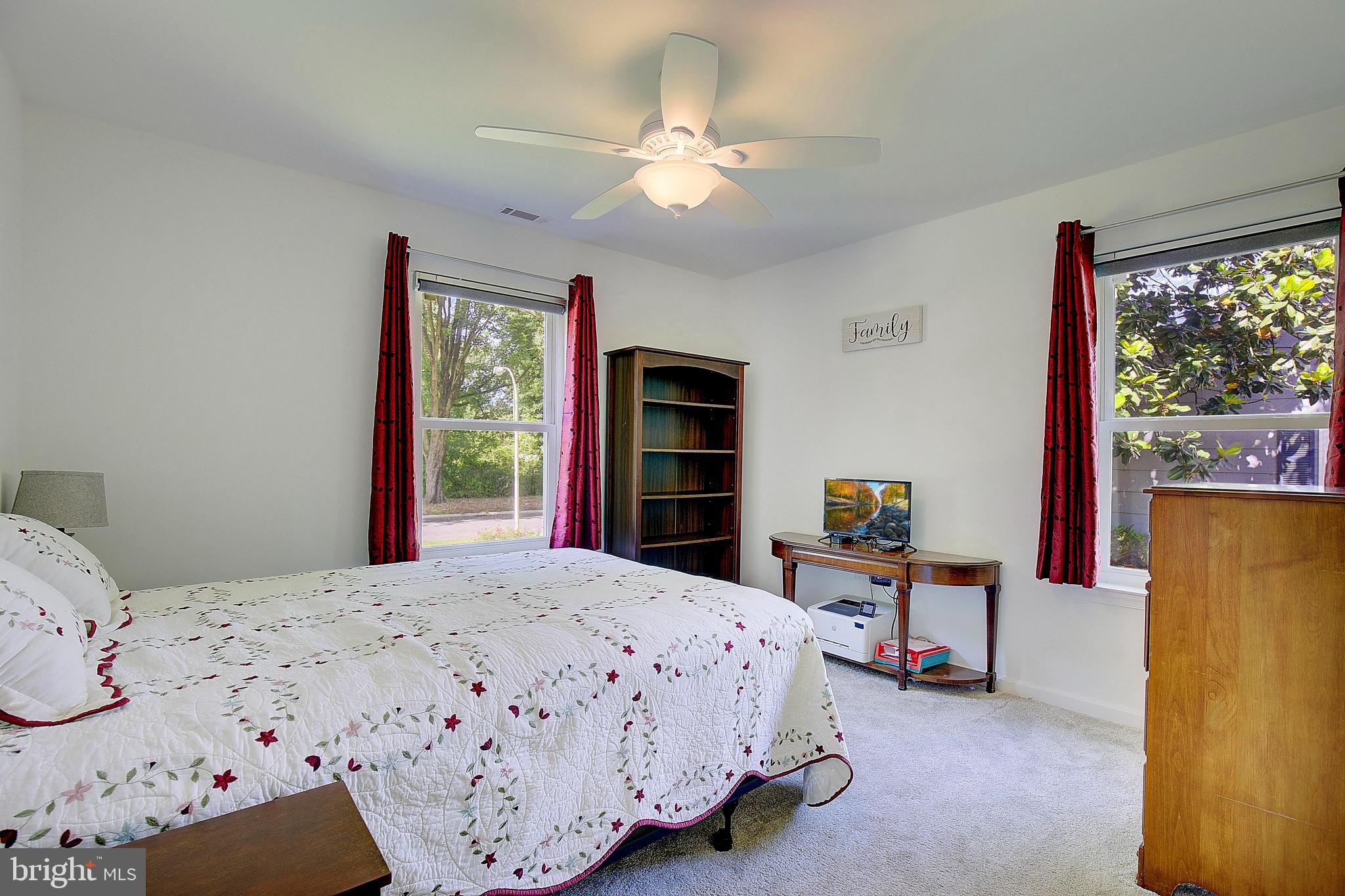 KENILWORTH - Residential