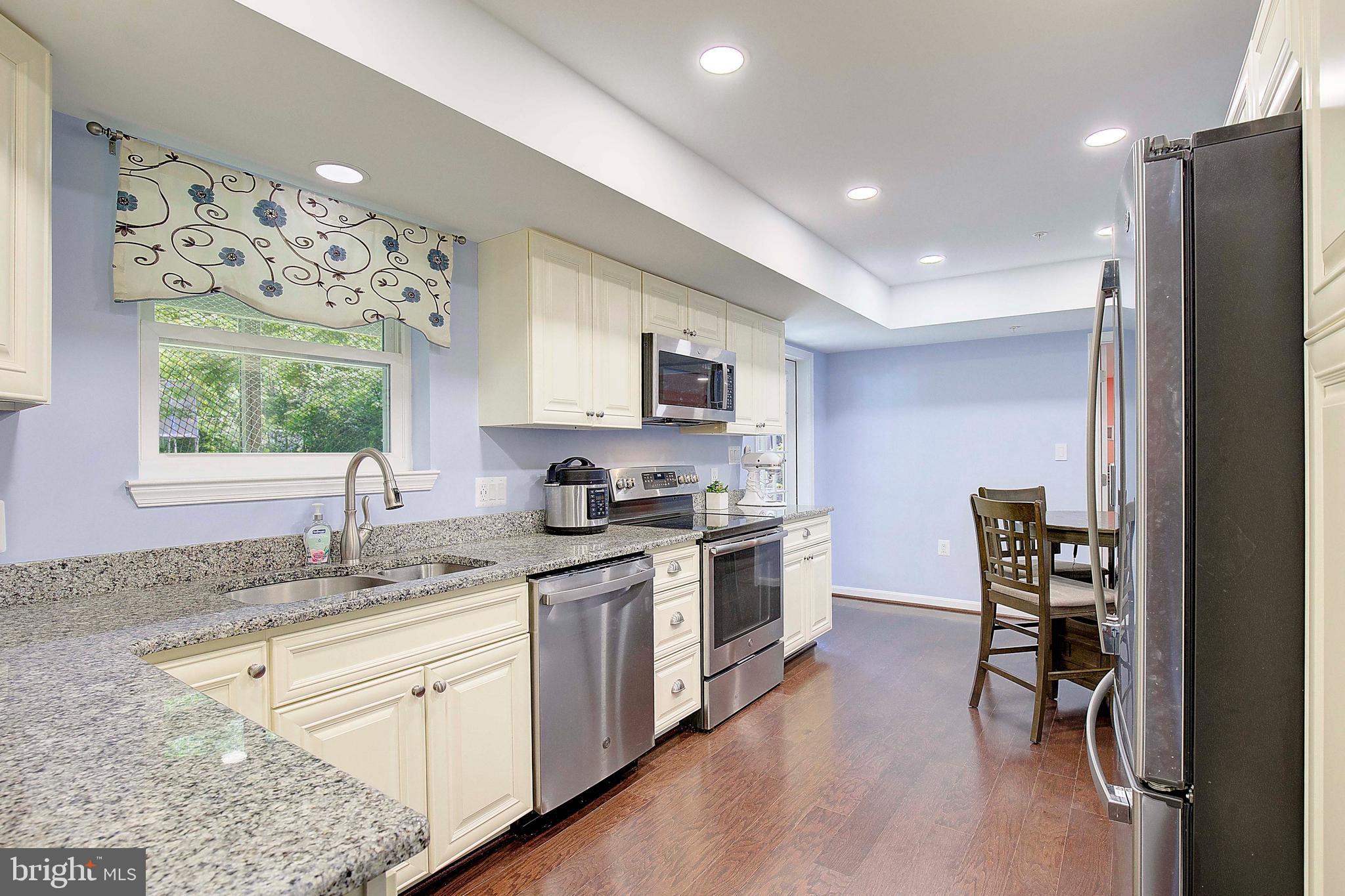 KENILWORTH - Residential