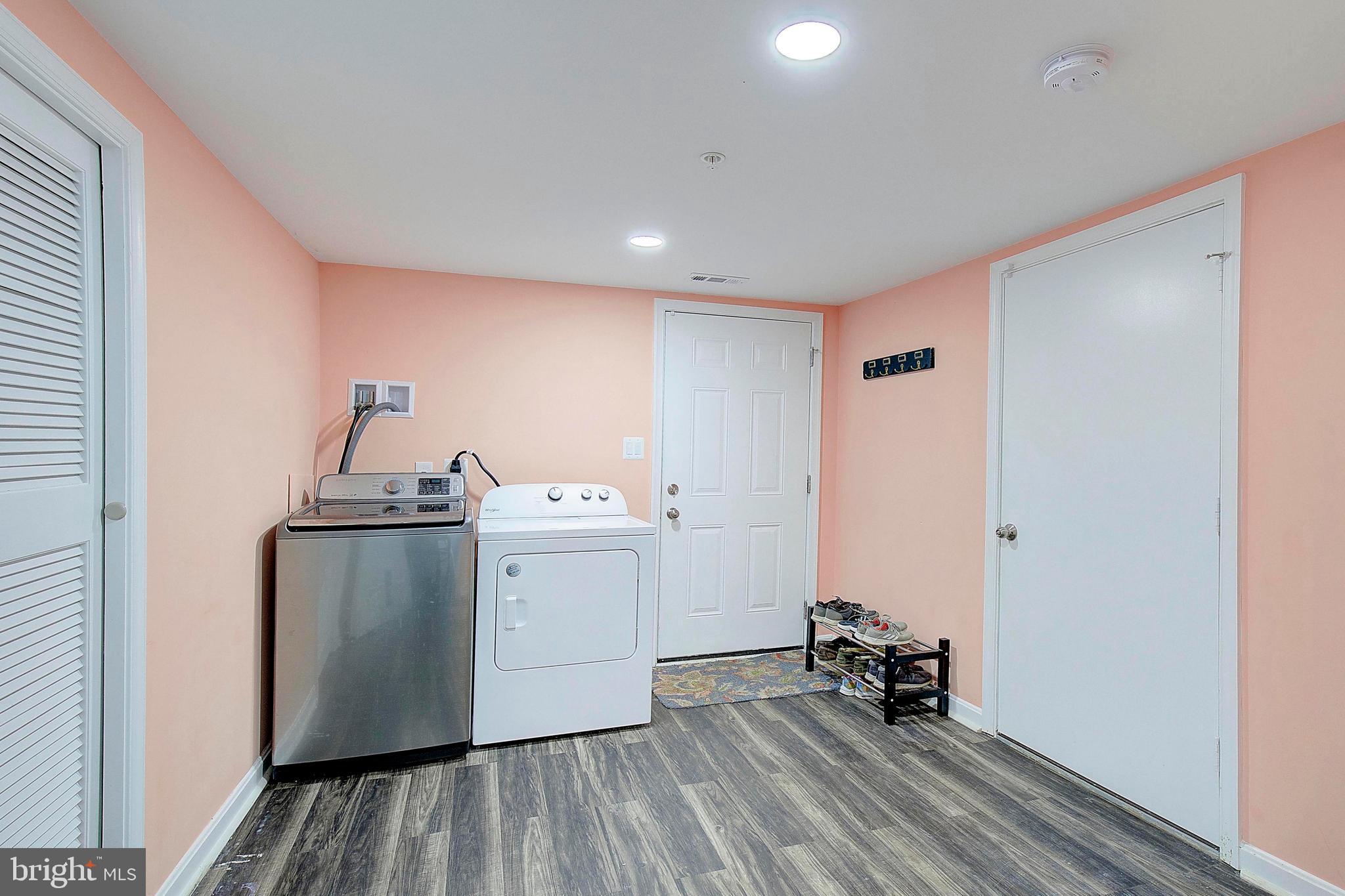 KENILWORTH - Residential