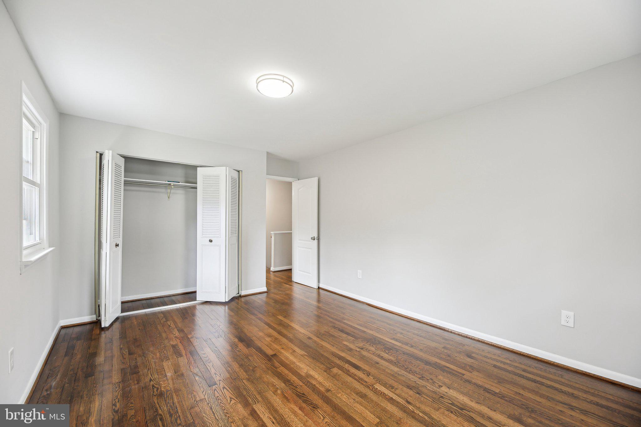 SKYLINE MANOR - Residential