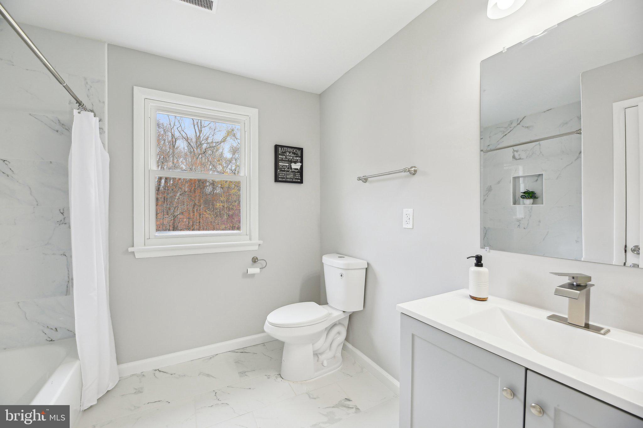 SKYLINE MANOR - Residential