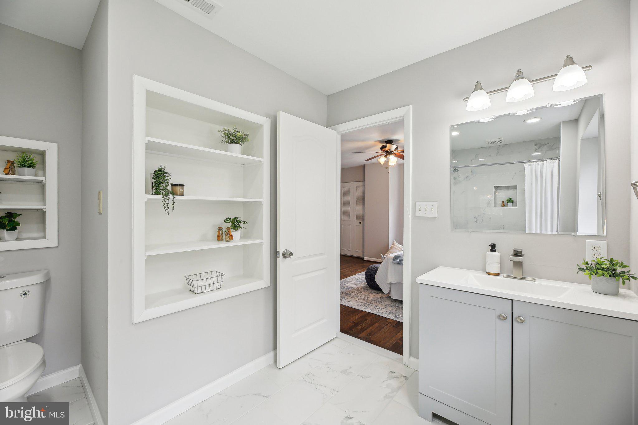 SKYLINE MANOR - Residential